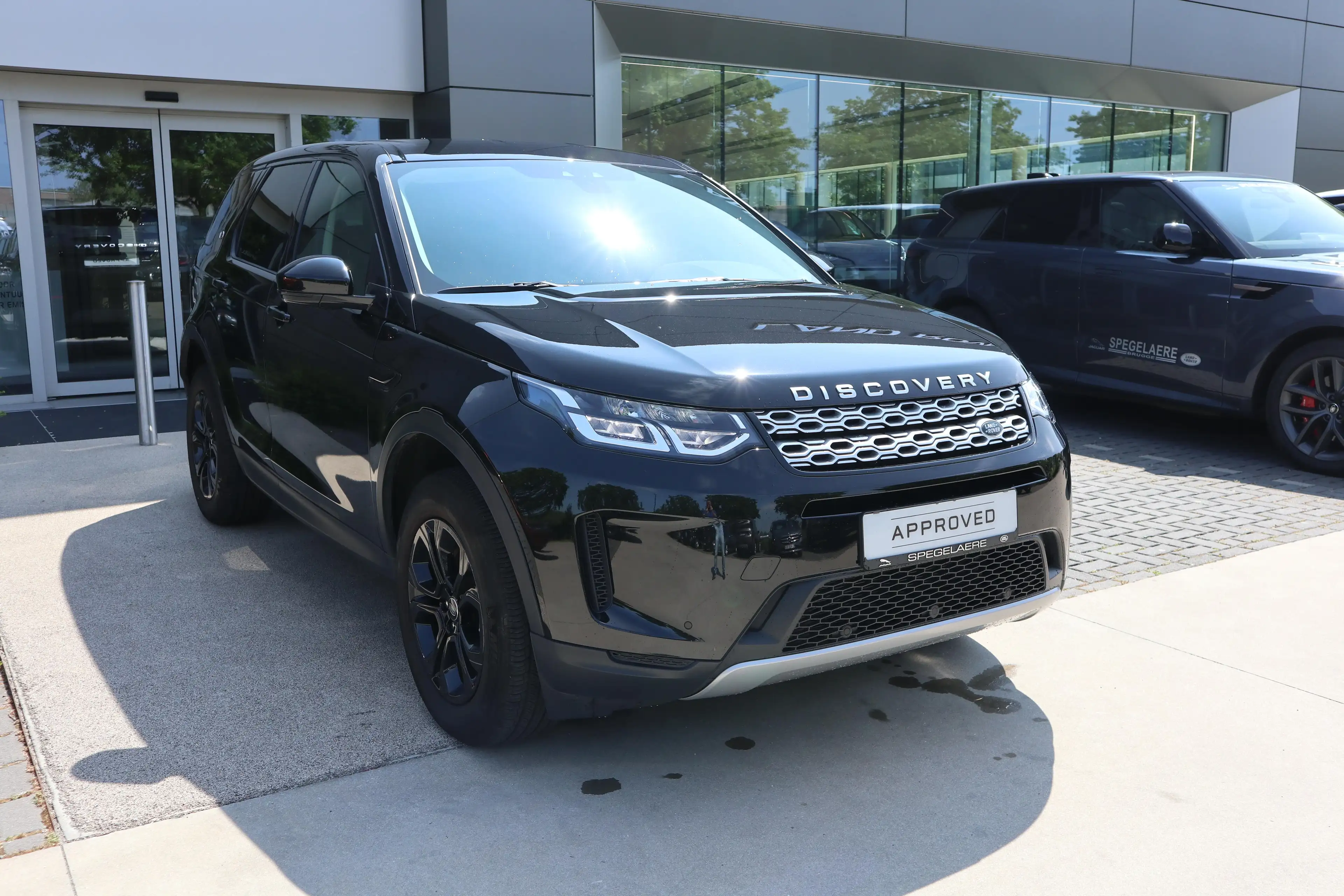 Land Rover Discovery Sport S — photo 11