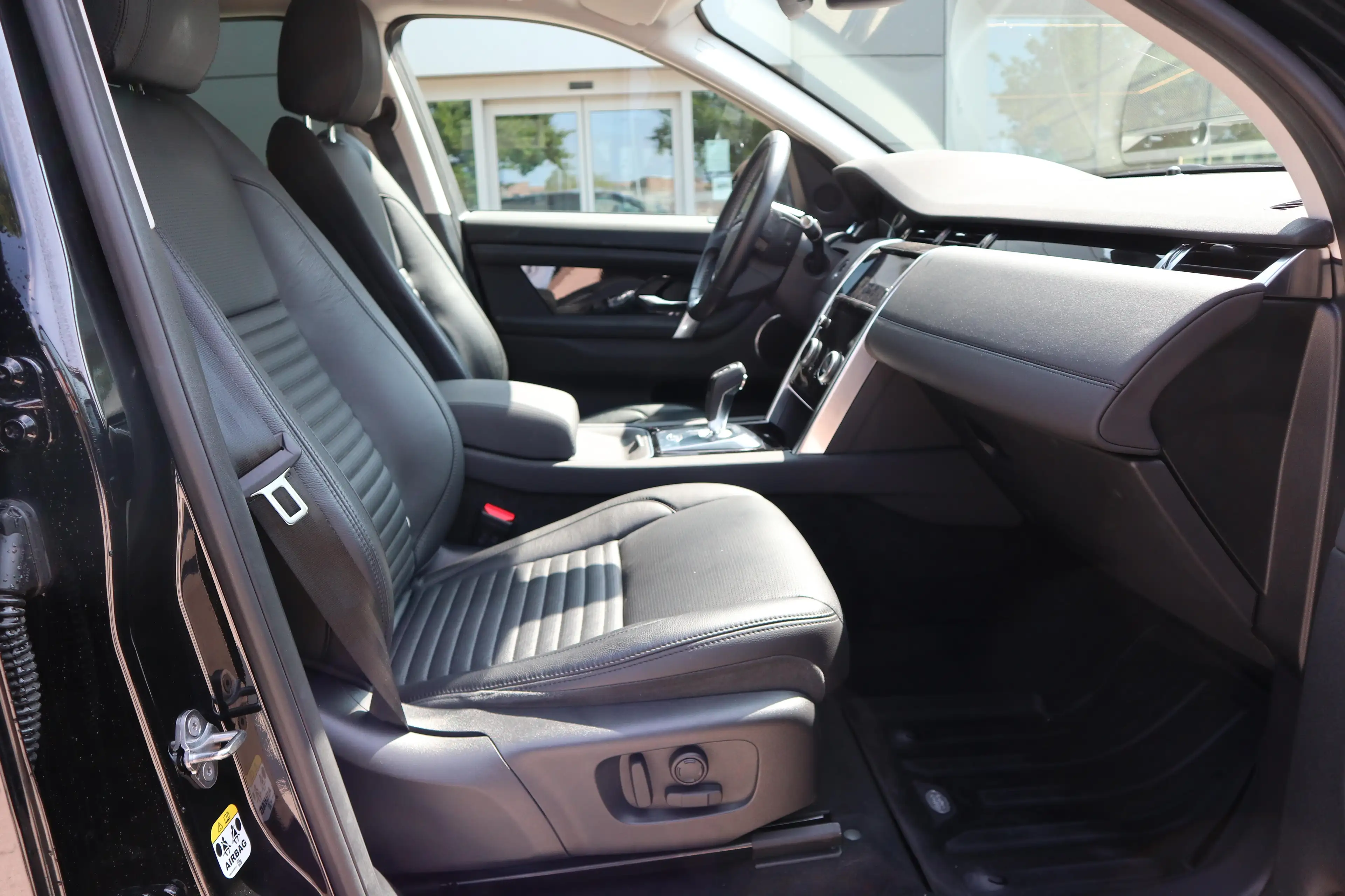 Land Rover Discovery Sport S — photo 3