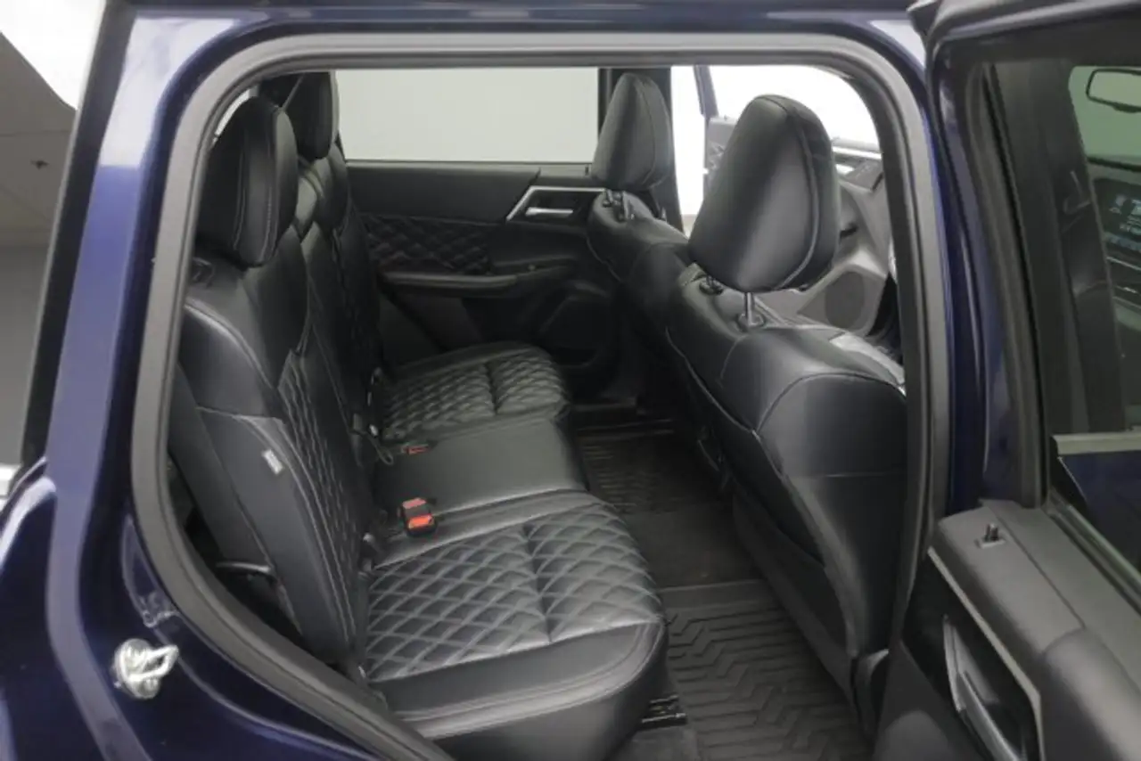 Mitsubishi Outlander снимка Mitsubishi Outlander
