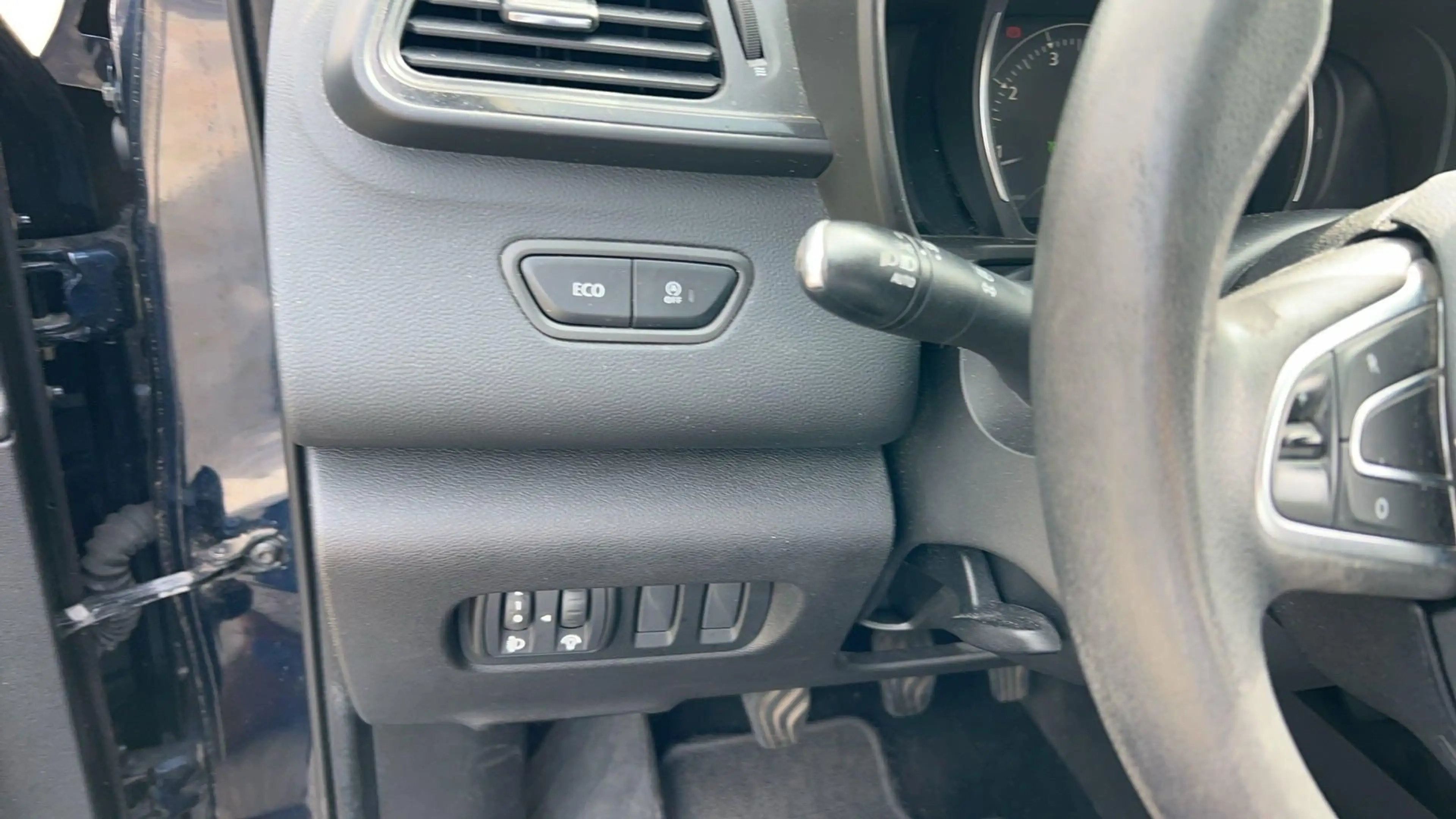 Renault Kadjar 1.2 TCe Life | Climate Control | Cruise Control | — photo 12
