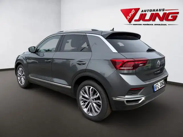 Volkswagen T-Roc view 4