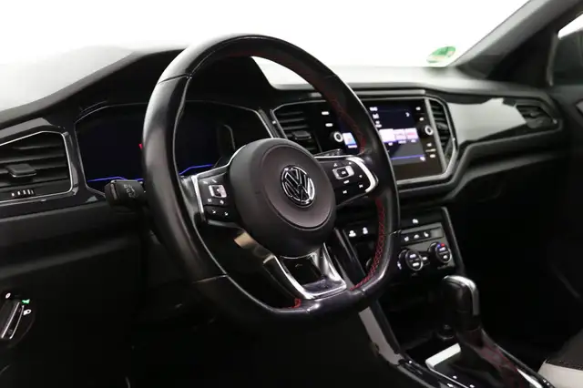 Volkswagen T-Roc view 11