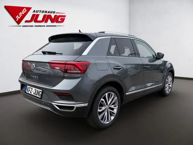 Volkswagen T-Roc view 6