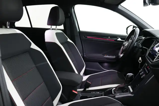 Volkswagen T-Roc view 14