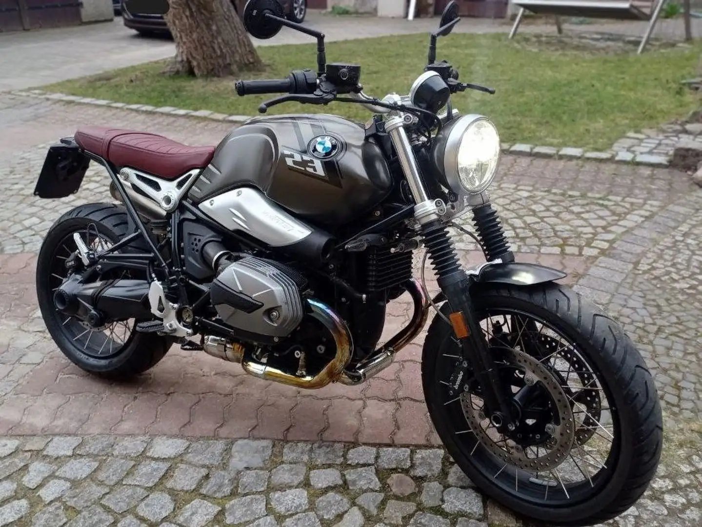 BMW R nineT Scrambler Grau - 1
