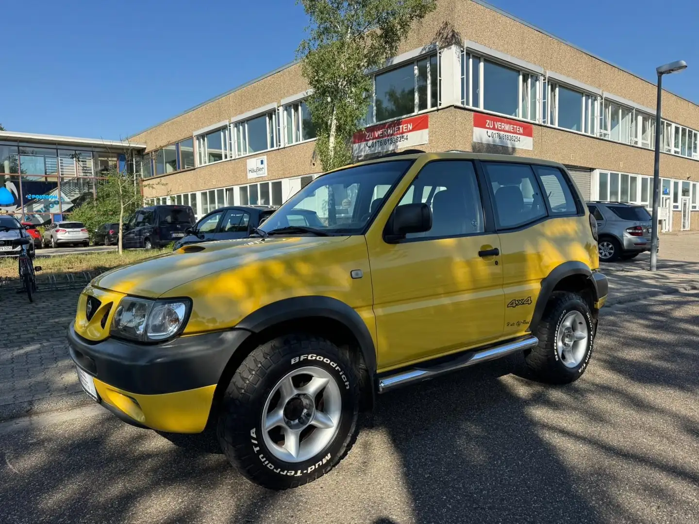 Nissan Terrano 2,4 Fun 4x4 TÜV NEU Garantie LPG Giallo - 1