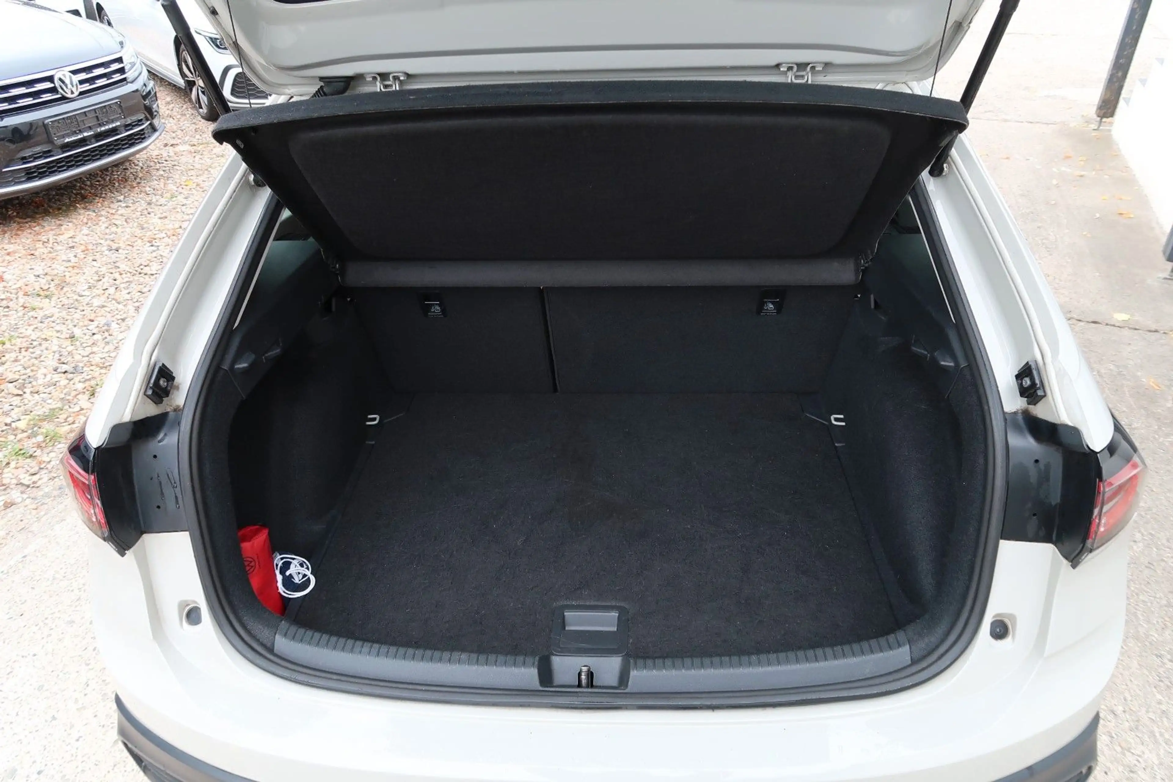 Volkswagen Taigo Move|1.0 TSI|Virtual|1 Hand|ACC|Spurhalt| — photo 6
