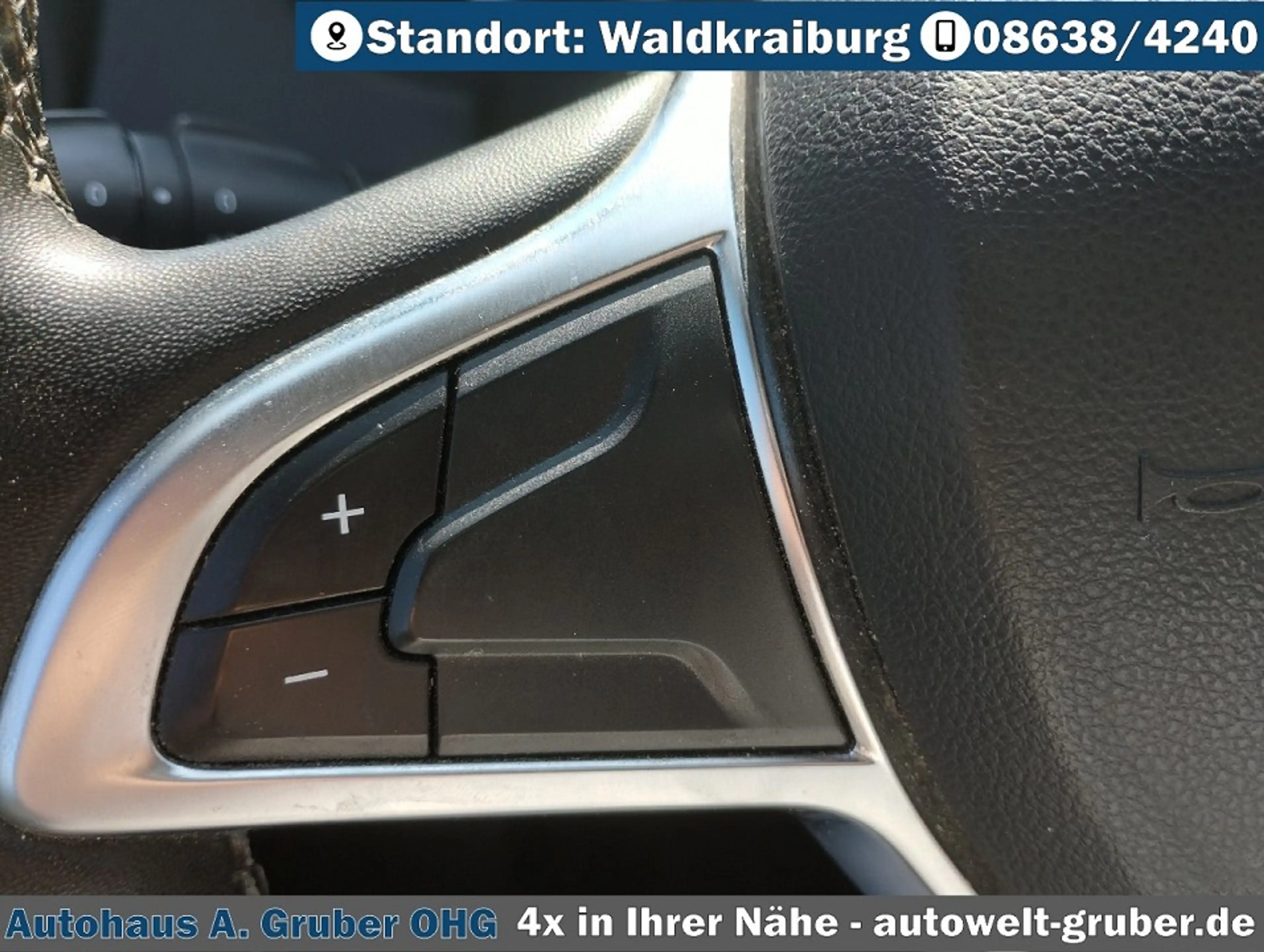 Dacia Duster TCe Explorer+Navi+Tempo+Dachreling+USB+ — photo 15