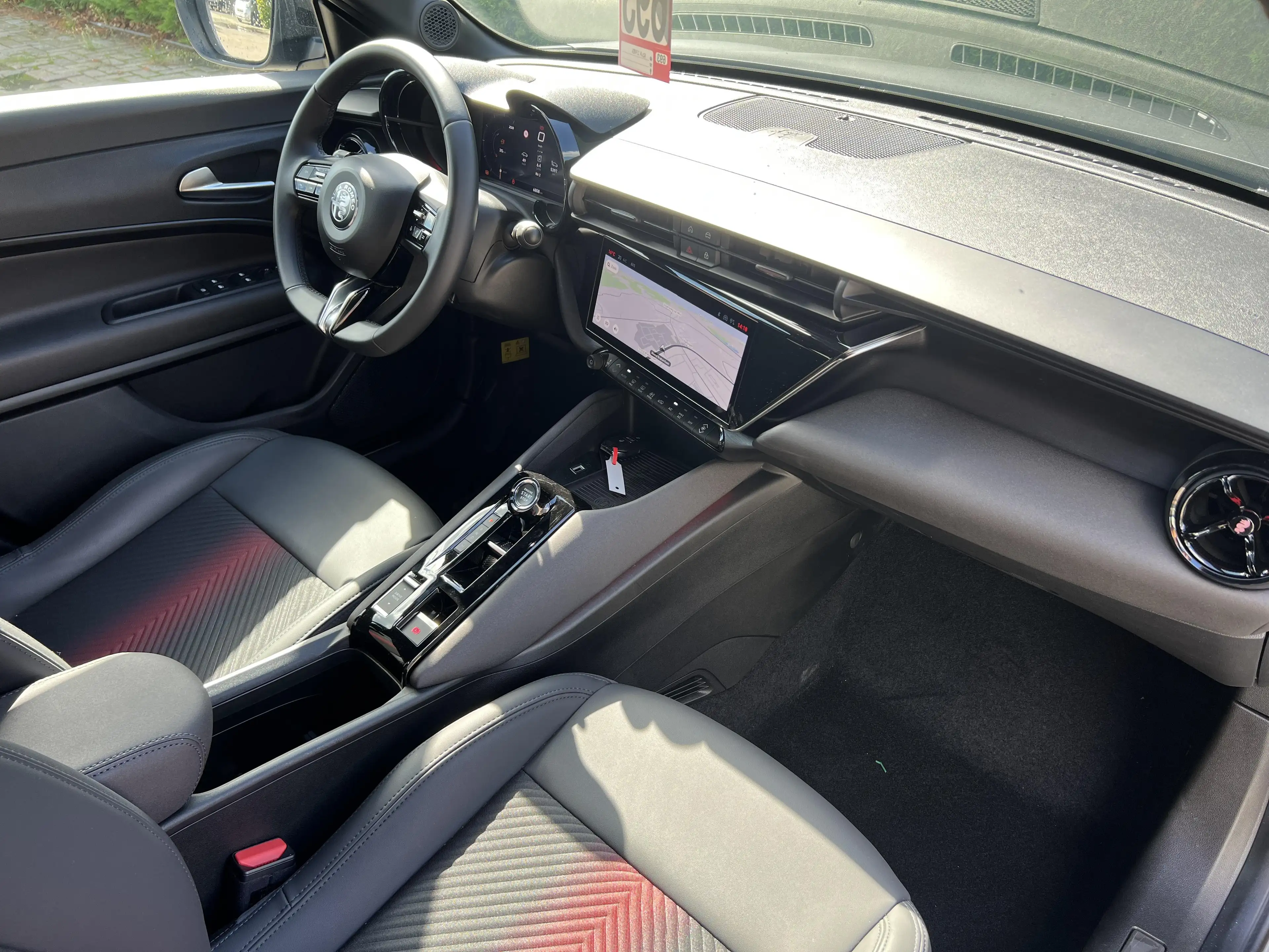 Alfa Romeo Junior Ibrida Q4 — photo 11