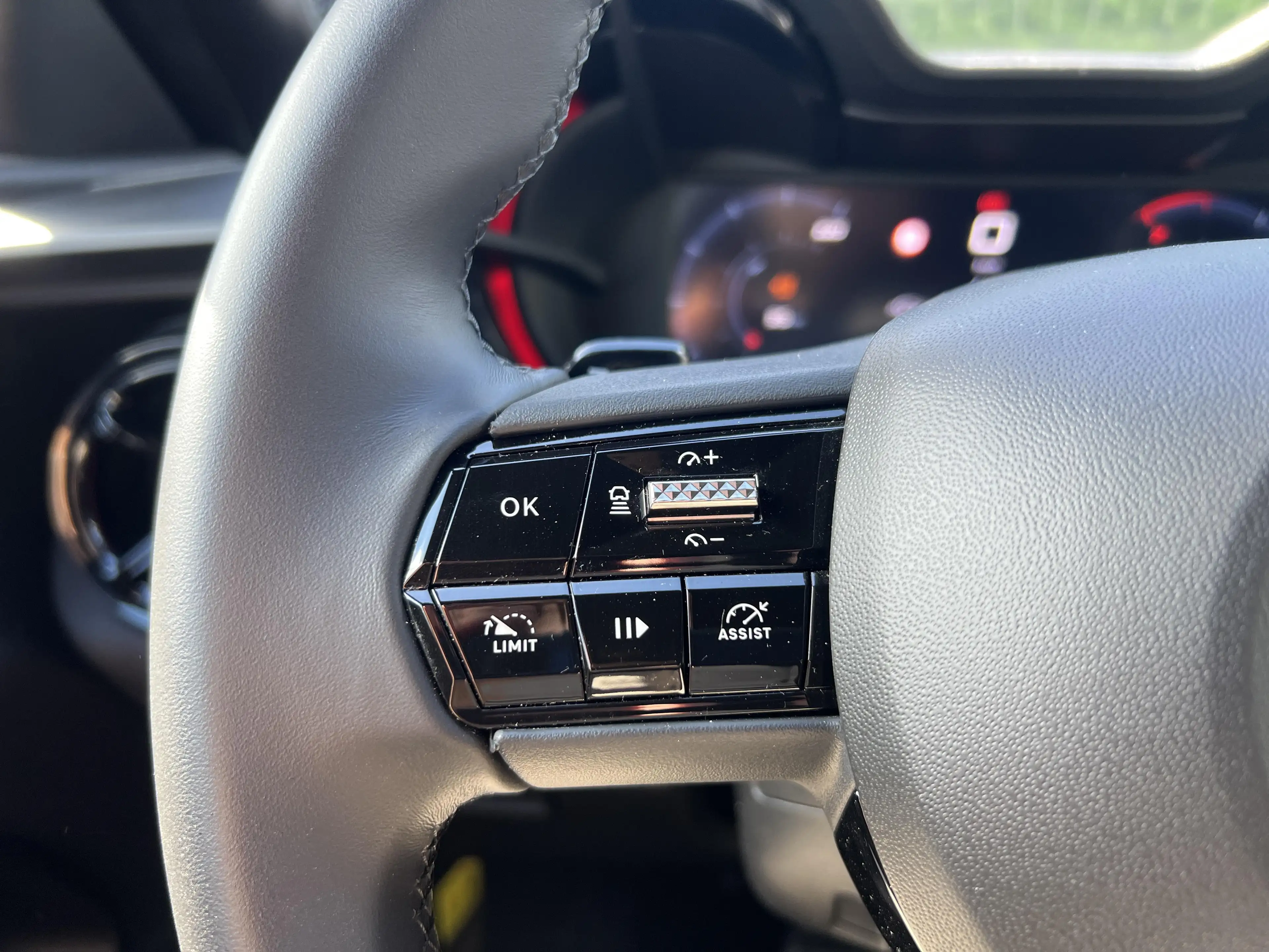 Alfa Romeo Junior Ibrida Q4 — photo 14