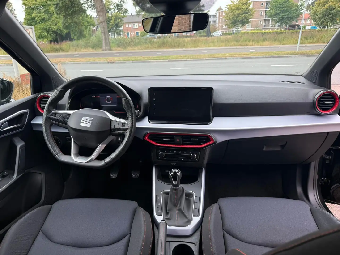 SEAT Arona 1.0 EcoTSI FR Fabriek garantie|Lmv|Airco|Carplay Zwart - 2