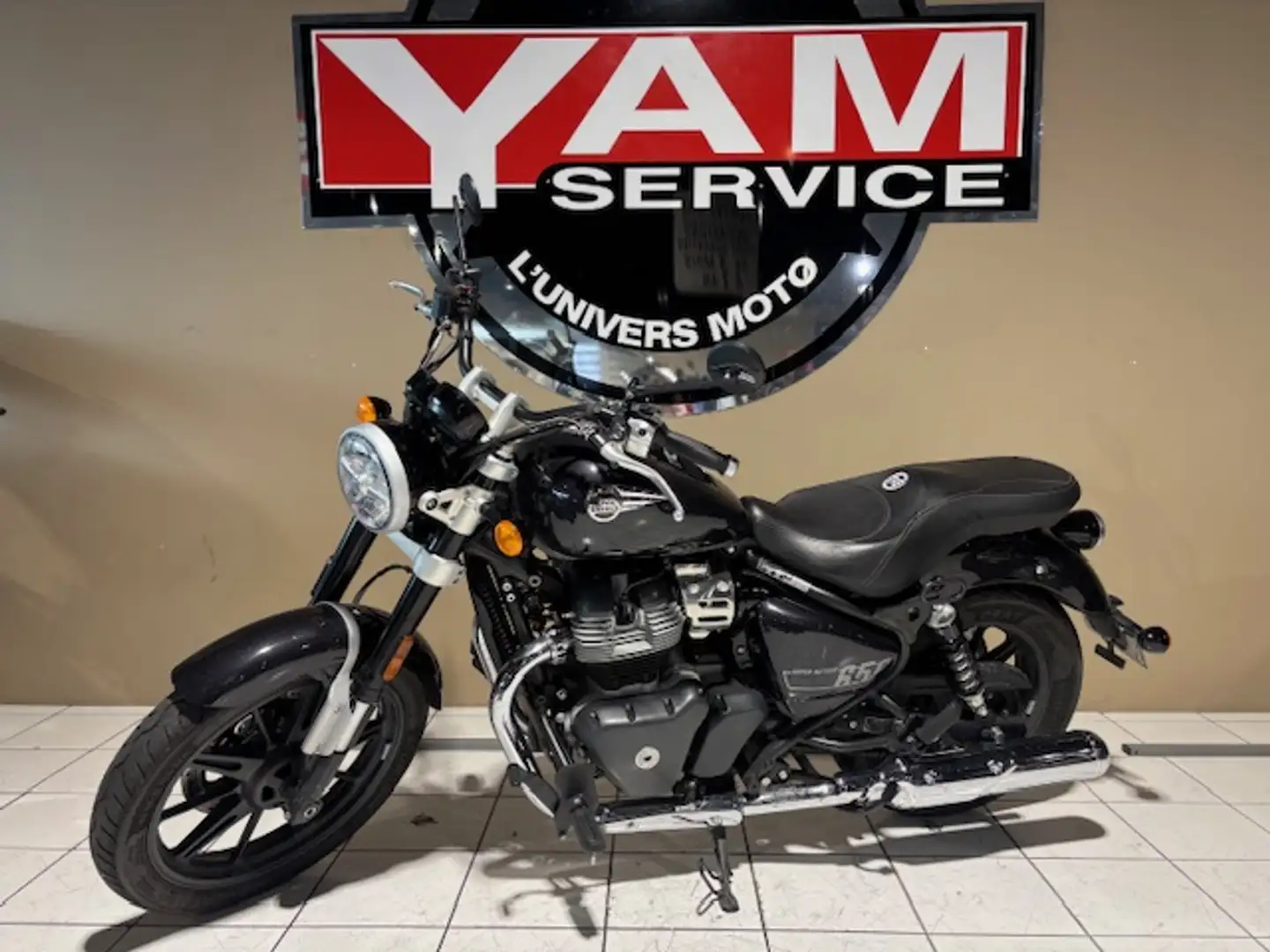 Royal Enfield Super Meteor 650 Black - 1