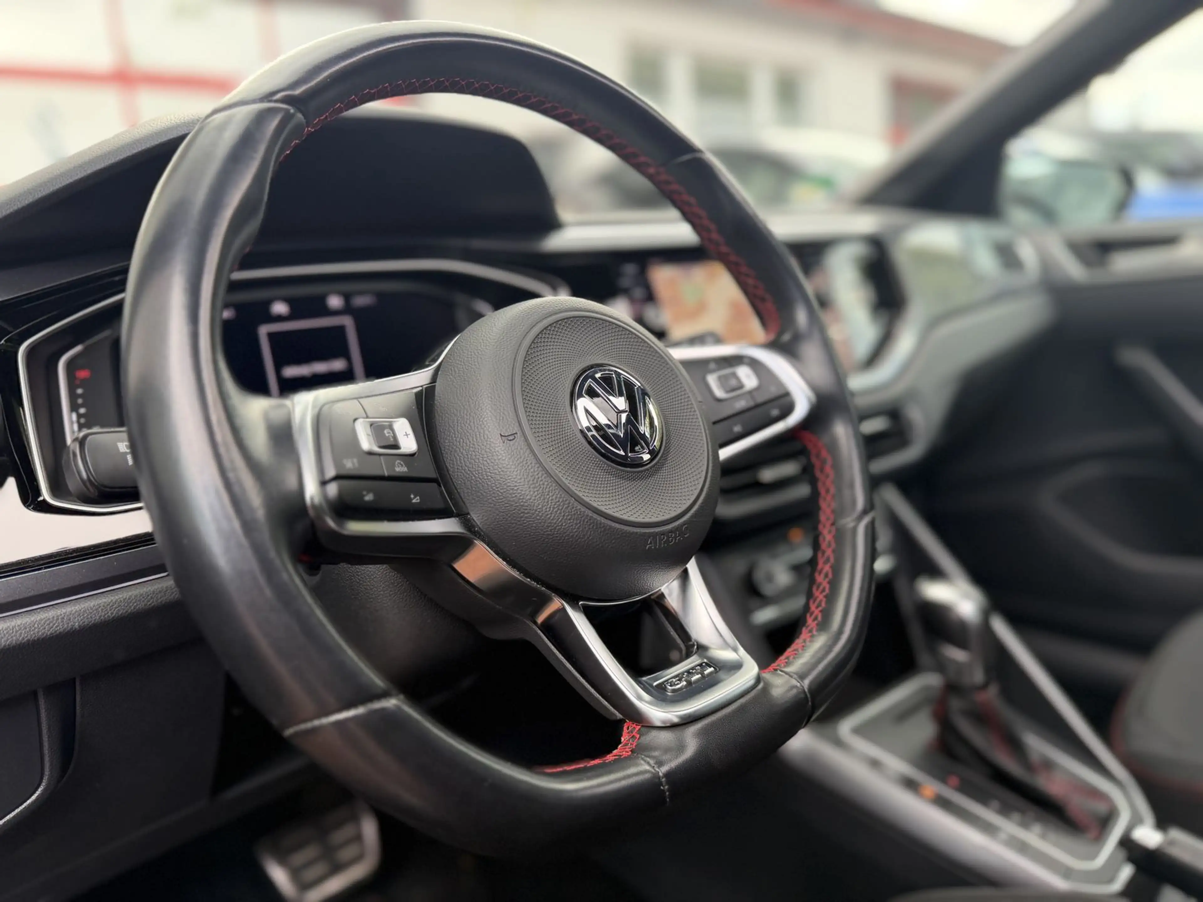 Volkswagen Polo GTI Autom 1.Hand Virtuelle PANO Navi LED — photo 14