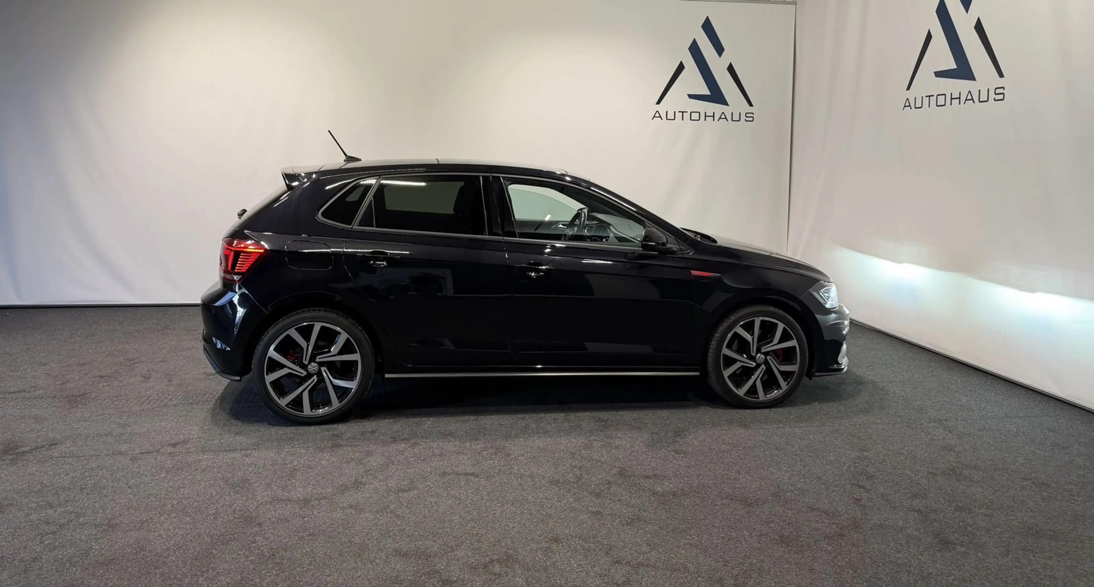 Volkswagen Polo GTI Autom 1.Hand Virtuelle PANO Navi LED — photo 10