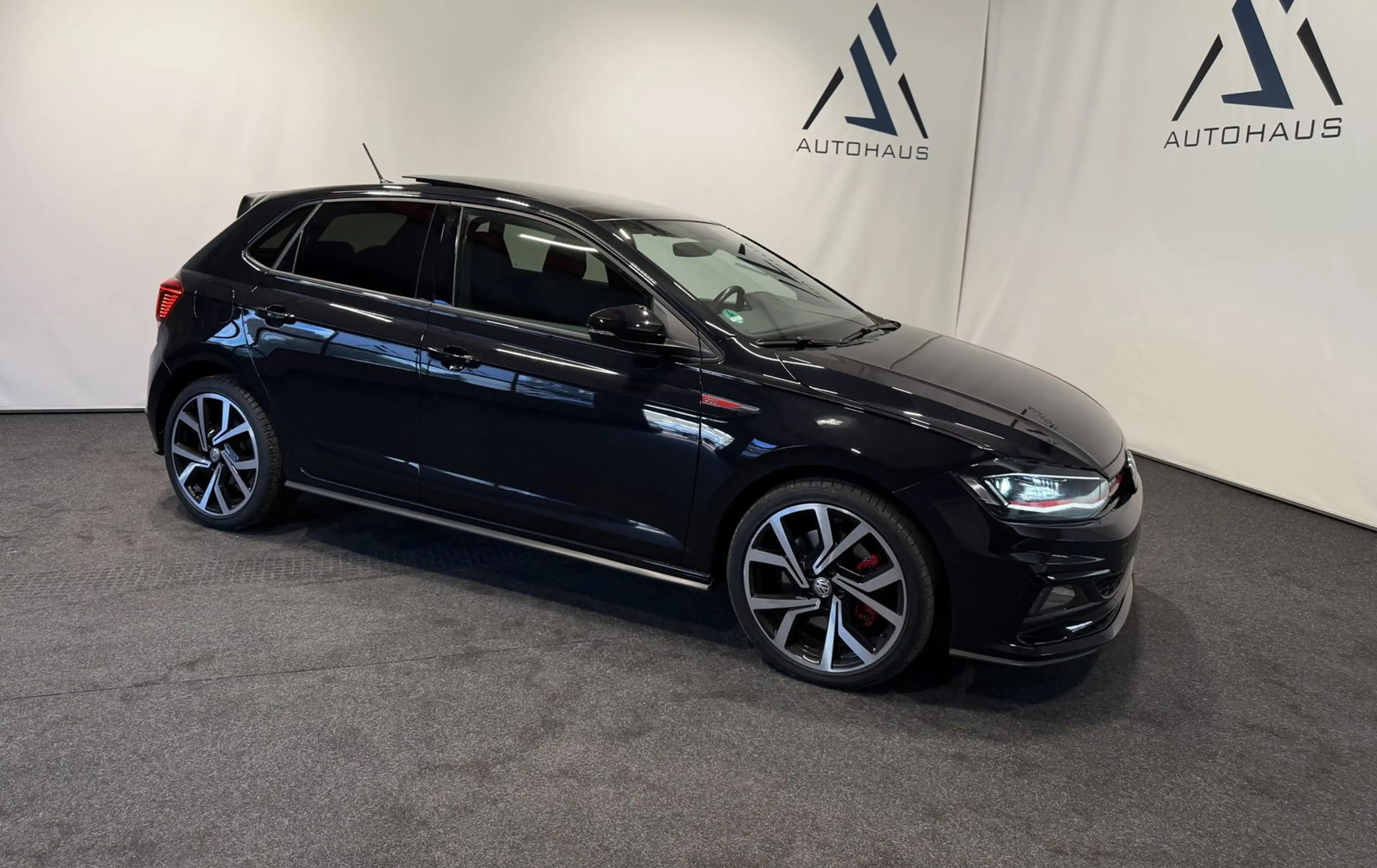 Volkswagen Polo GTI Autom 1.Hand Virtuelle PANO Navi LED — photo 6
