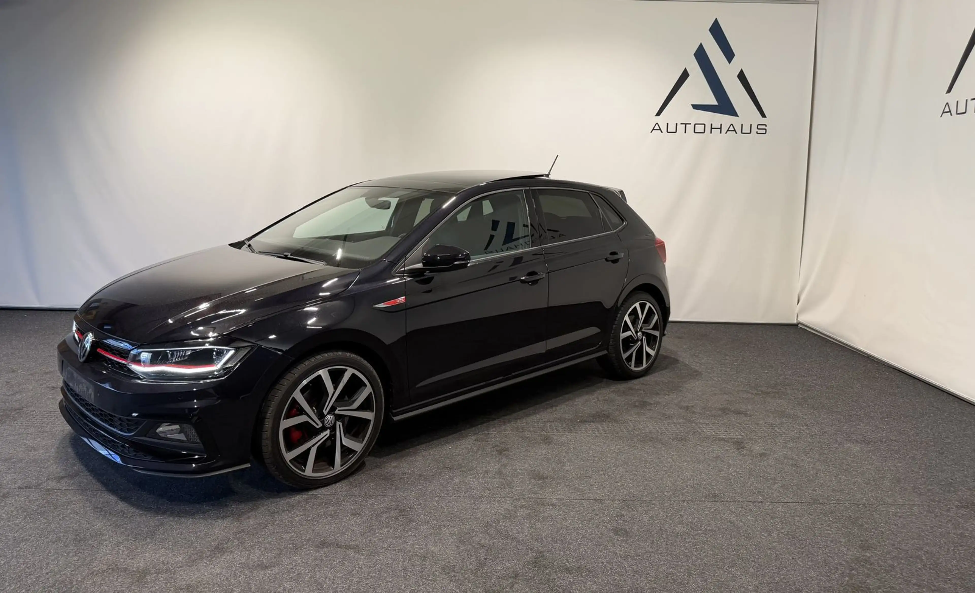 Volkswagen Polo GTI Autom 1.Hand Virtuelle PANO Navi LED — photo 5