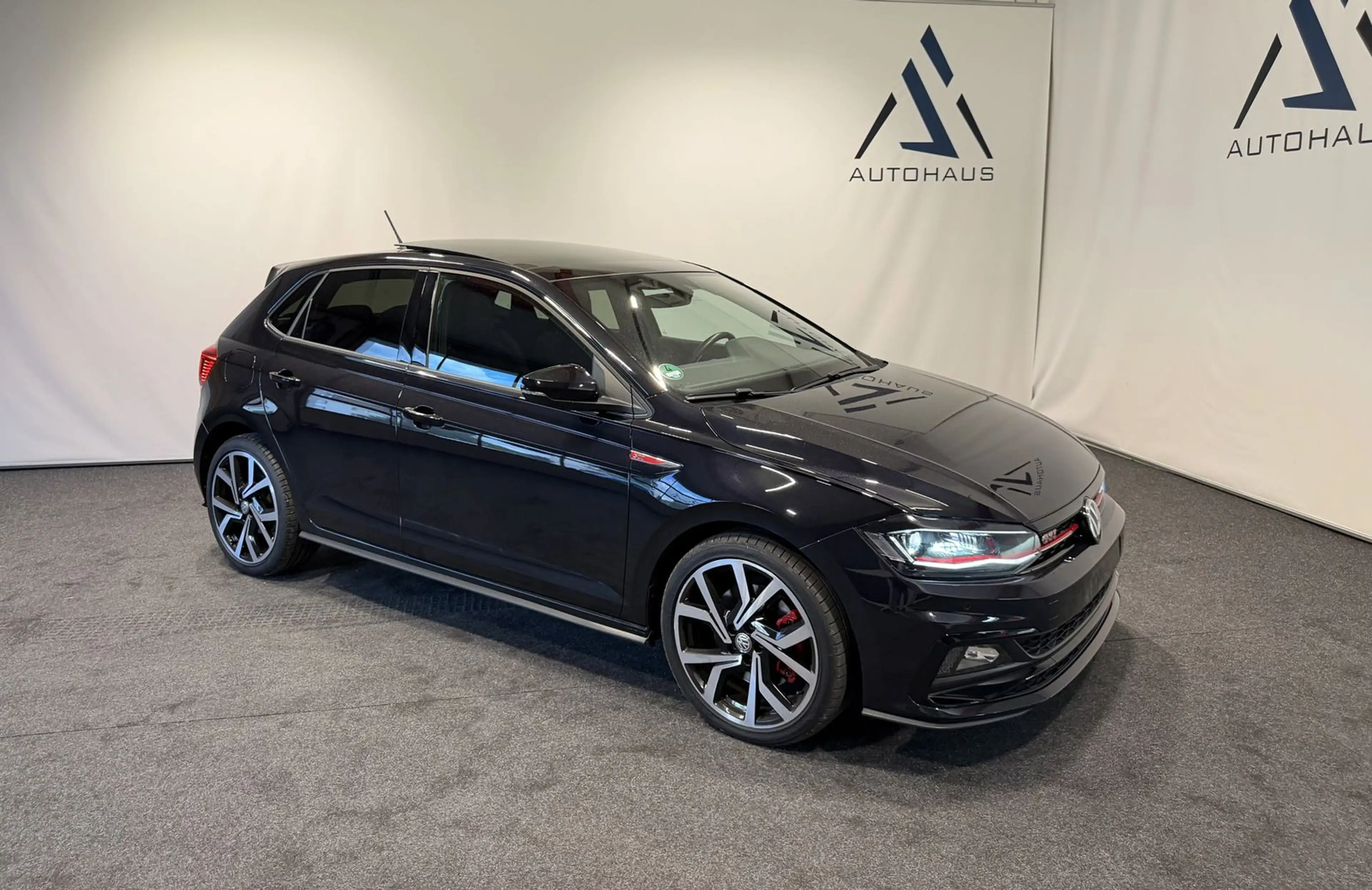 Volkswagen Polo GTI Autom 1.Hand Virtuelle PANO Navi LED — photo 2