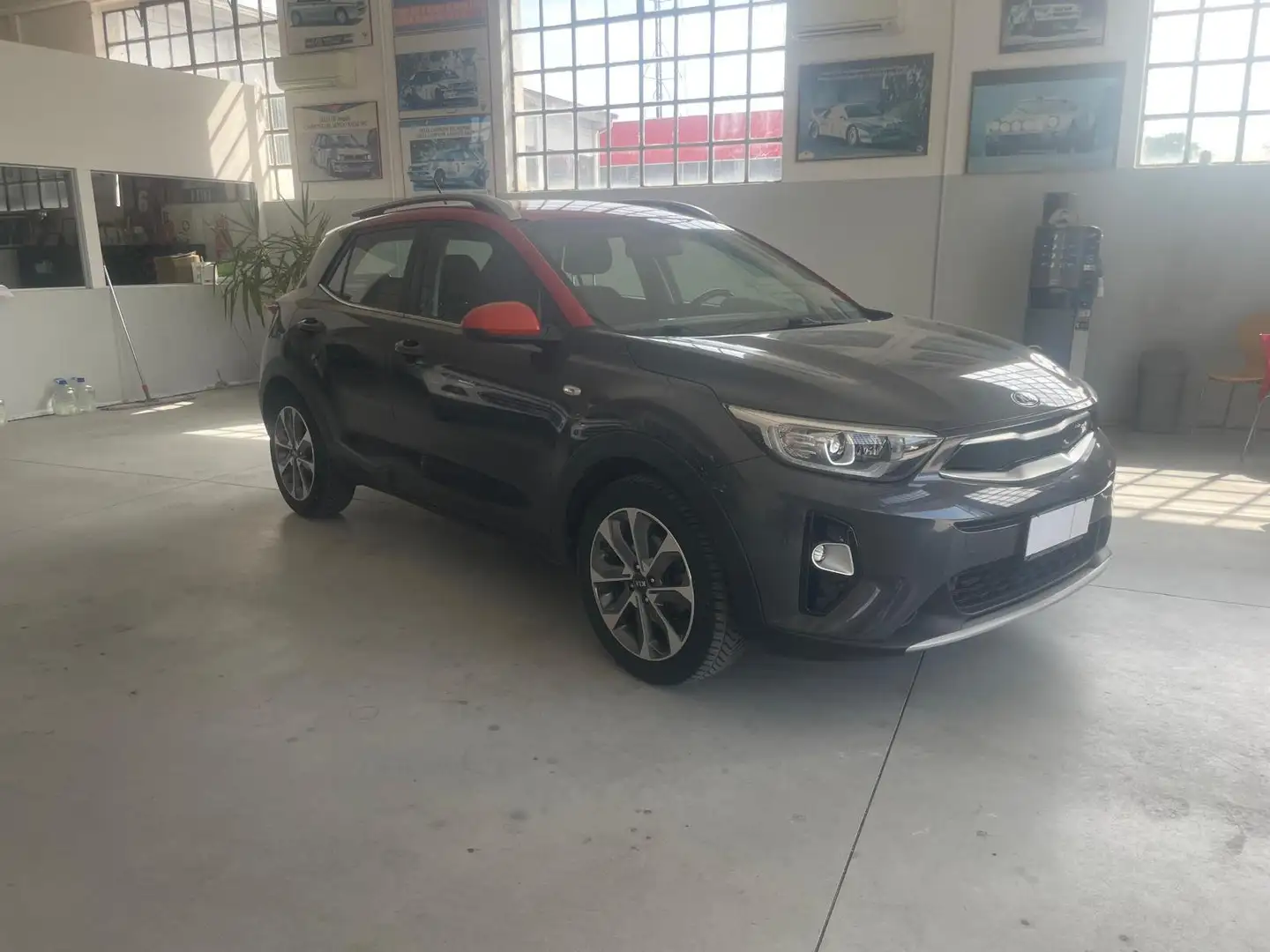 Kia Stonic Stonic 1.0 t-gdi Urban Adas Pack 120cv my18 Gris - 1