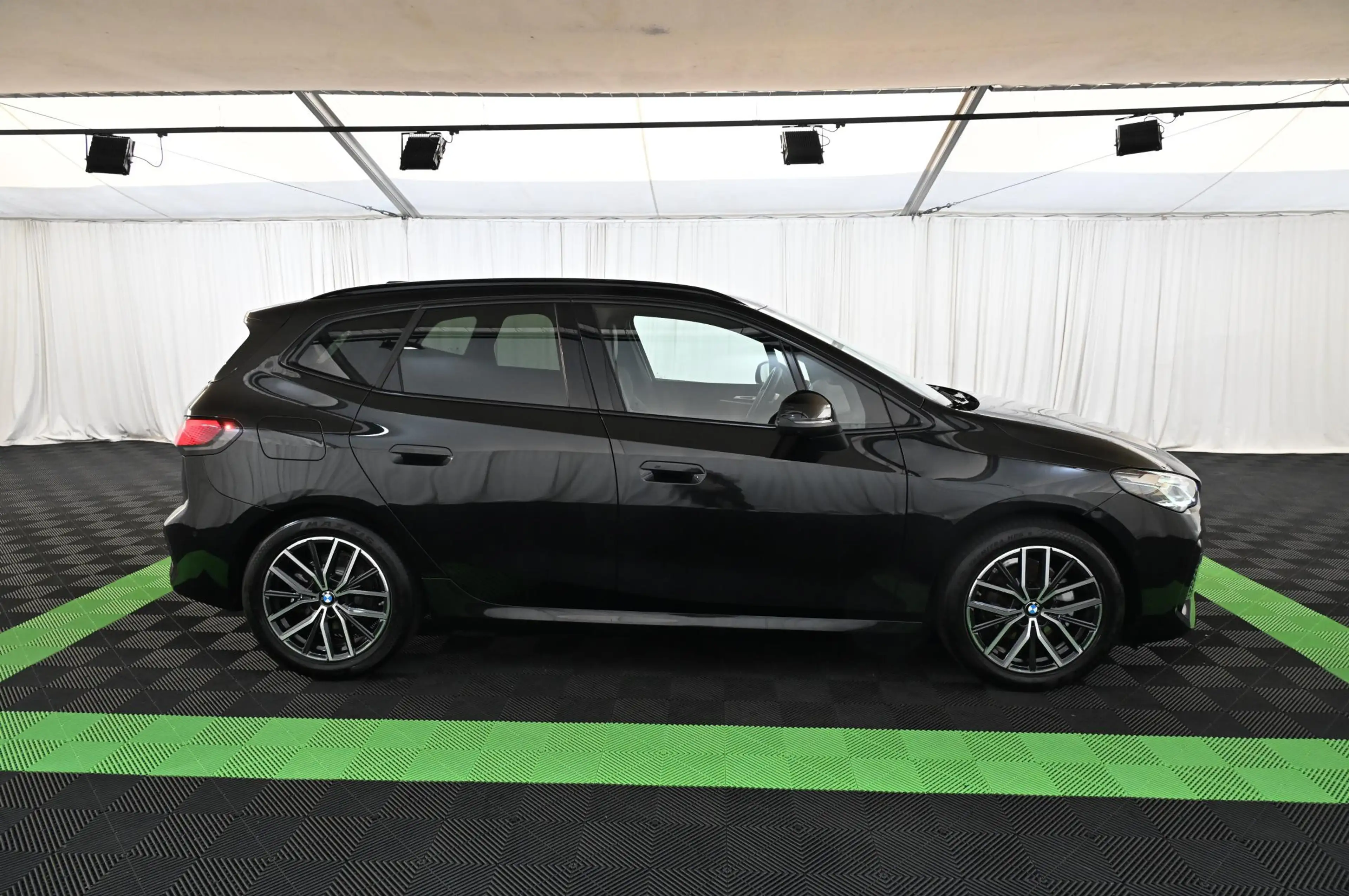 BMW 220 M-Sport Innovations & Travel Paket/18 — photo 8