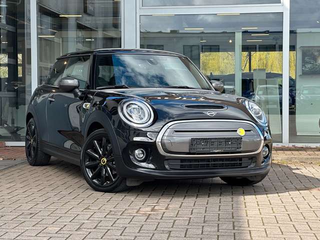 Imagine MINI Cooper SE Navi LED SHZ PDC 17 Zoll BLACK