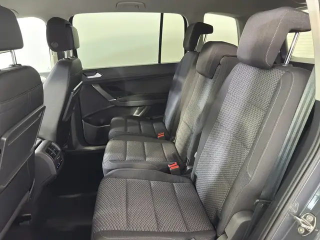 Volkswagen Touran view 15