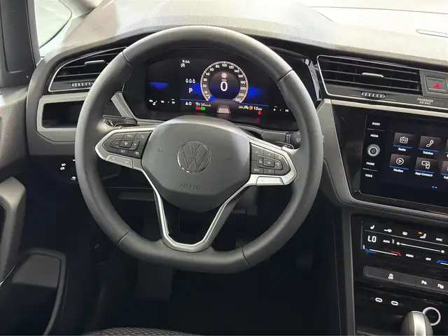 Volkswagen Touran view 8