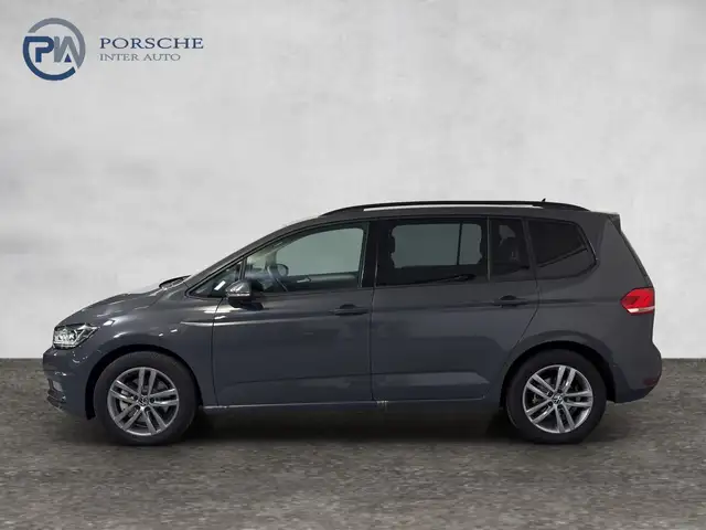 Volkswagen Touran view 3