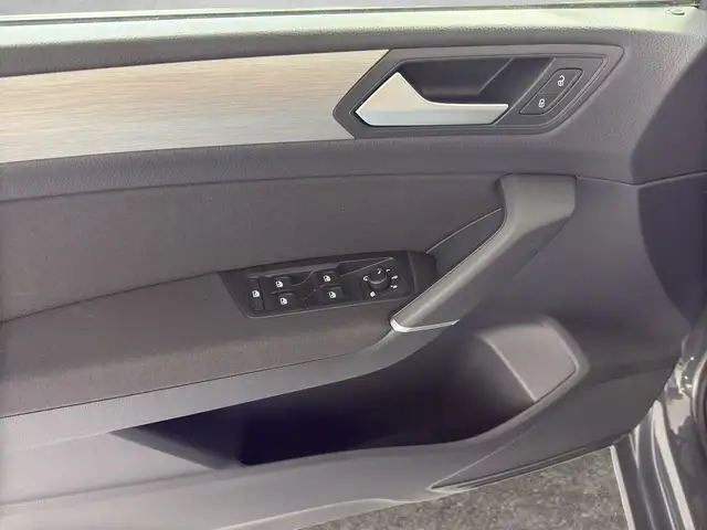 Volkswagen Touran view 14