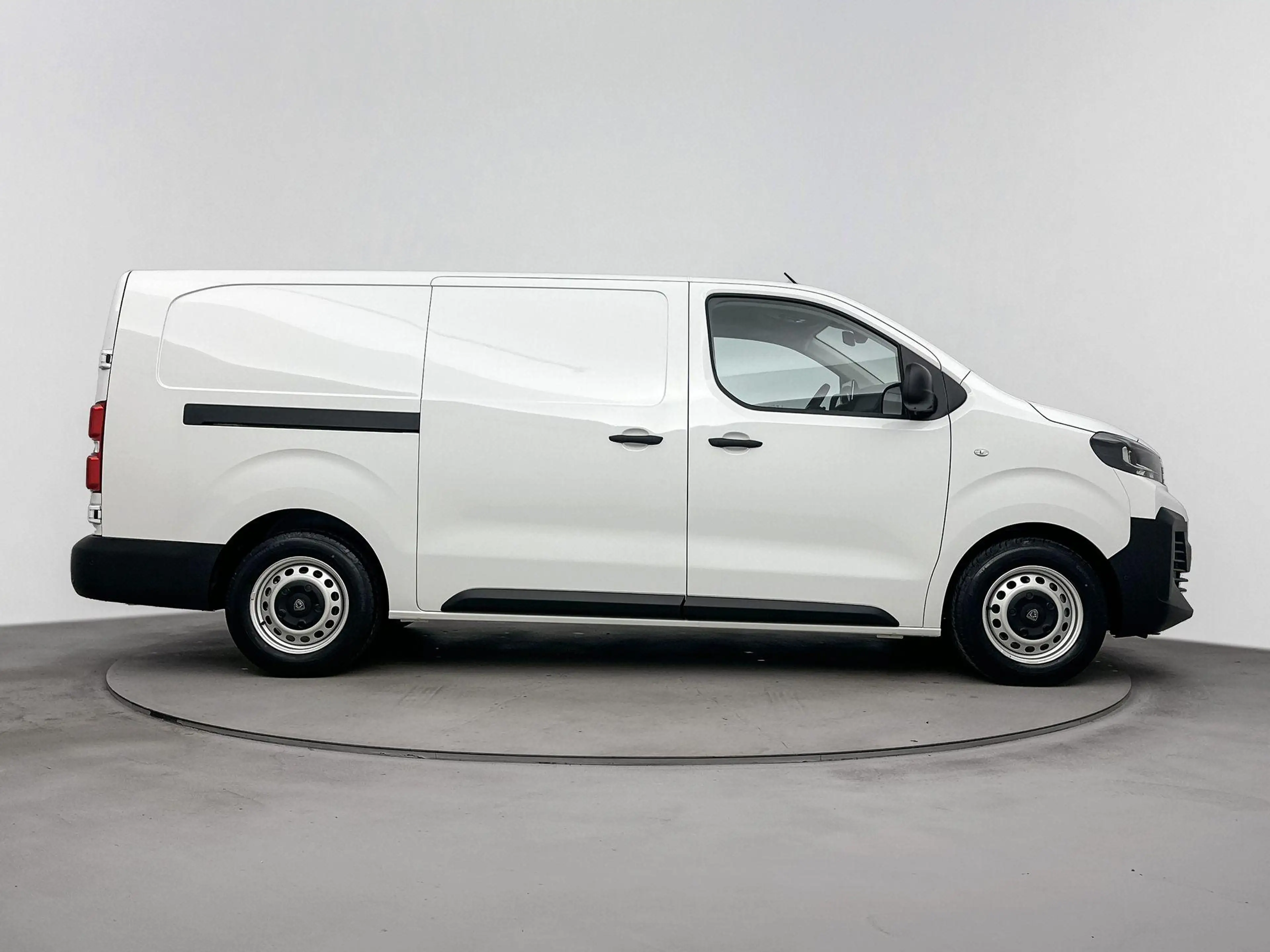 Peugeot e-Expert EV L2 75 kWh | DEMO deal | Camera | Navigatie | Ai — photo 8