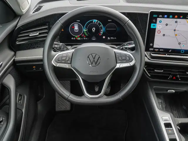 Volkswagen Passat view 11