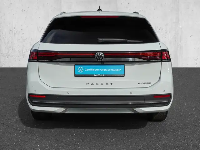 Volkswagen Passat view 6