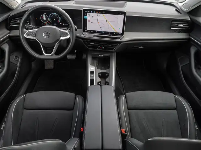 Volkswagen Passat view 10