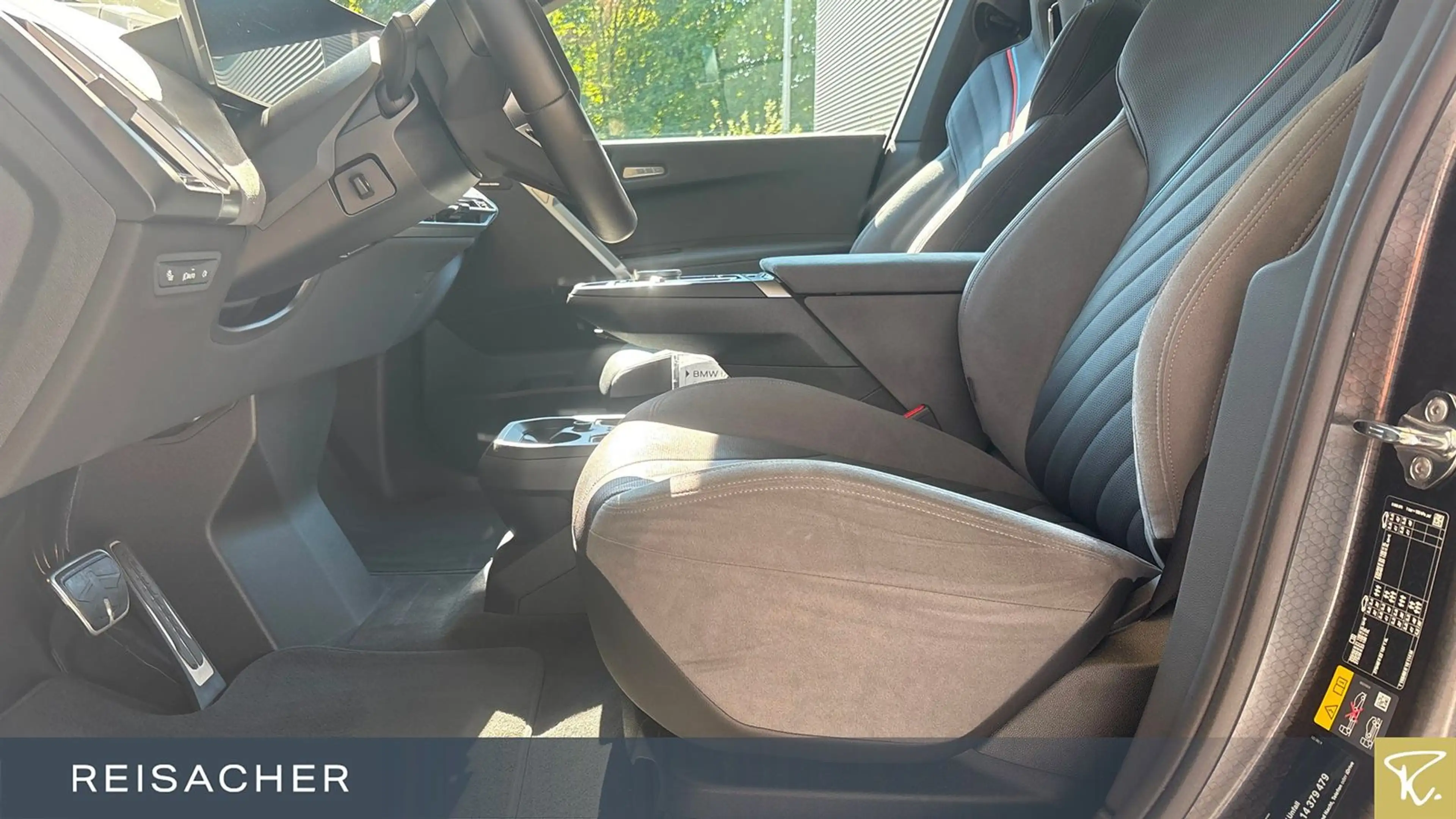 BMW iX A xDrive60 M-Sport,M-Sport PRO,SkyLou,AHK,DAP — photo 4