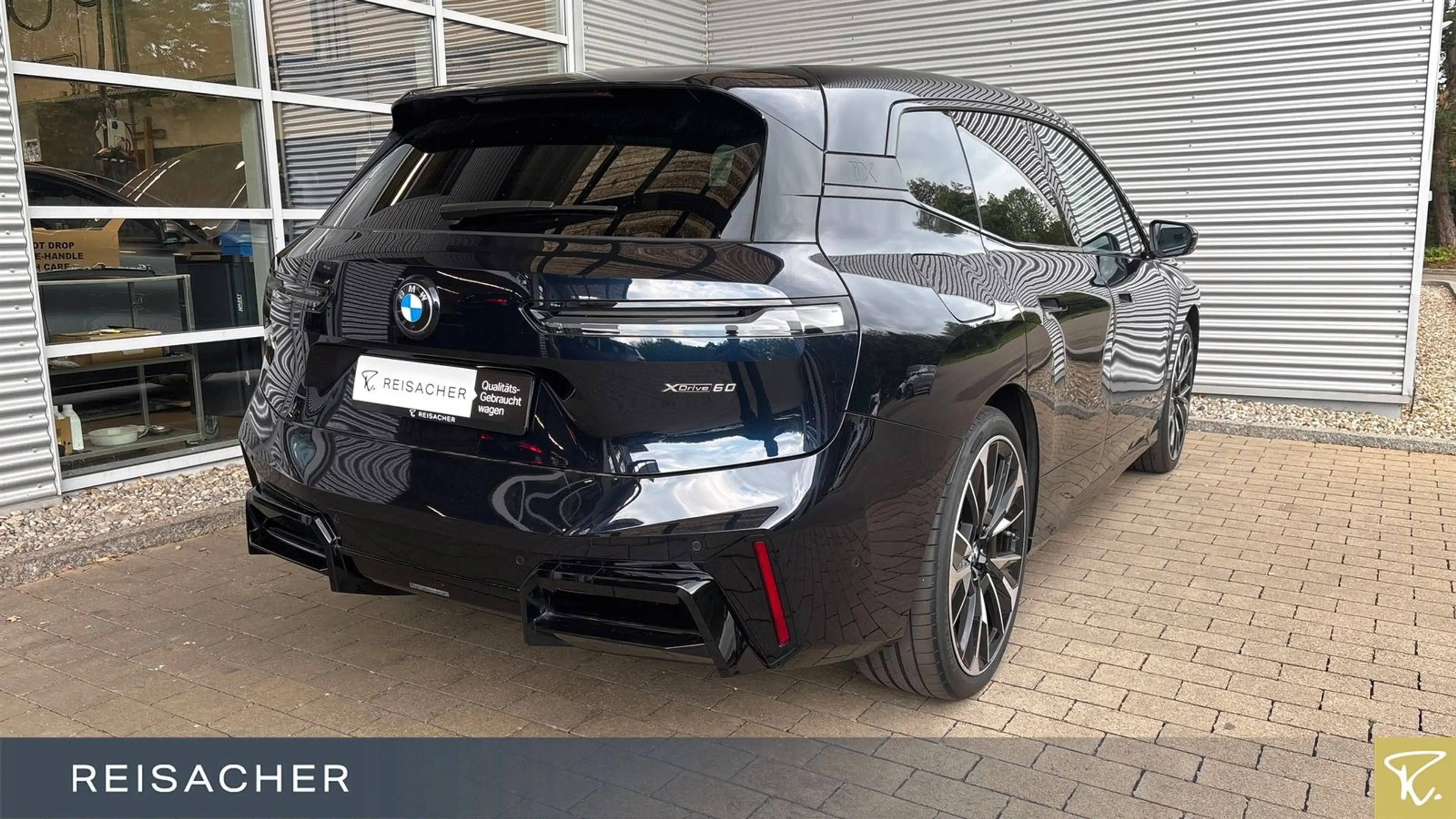 BMW iX A xDrive60 M-Sport,M-Sport PRO,SkyLou,AHK,DAP — photo 2