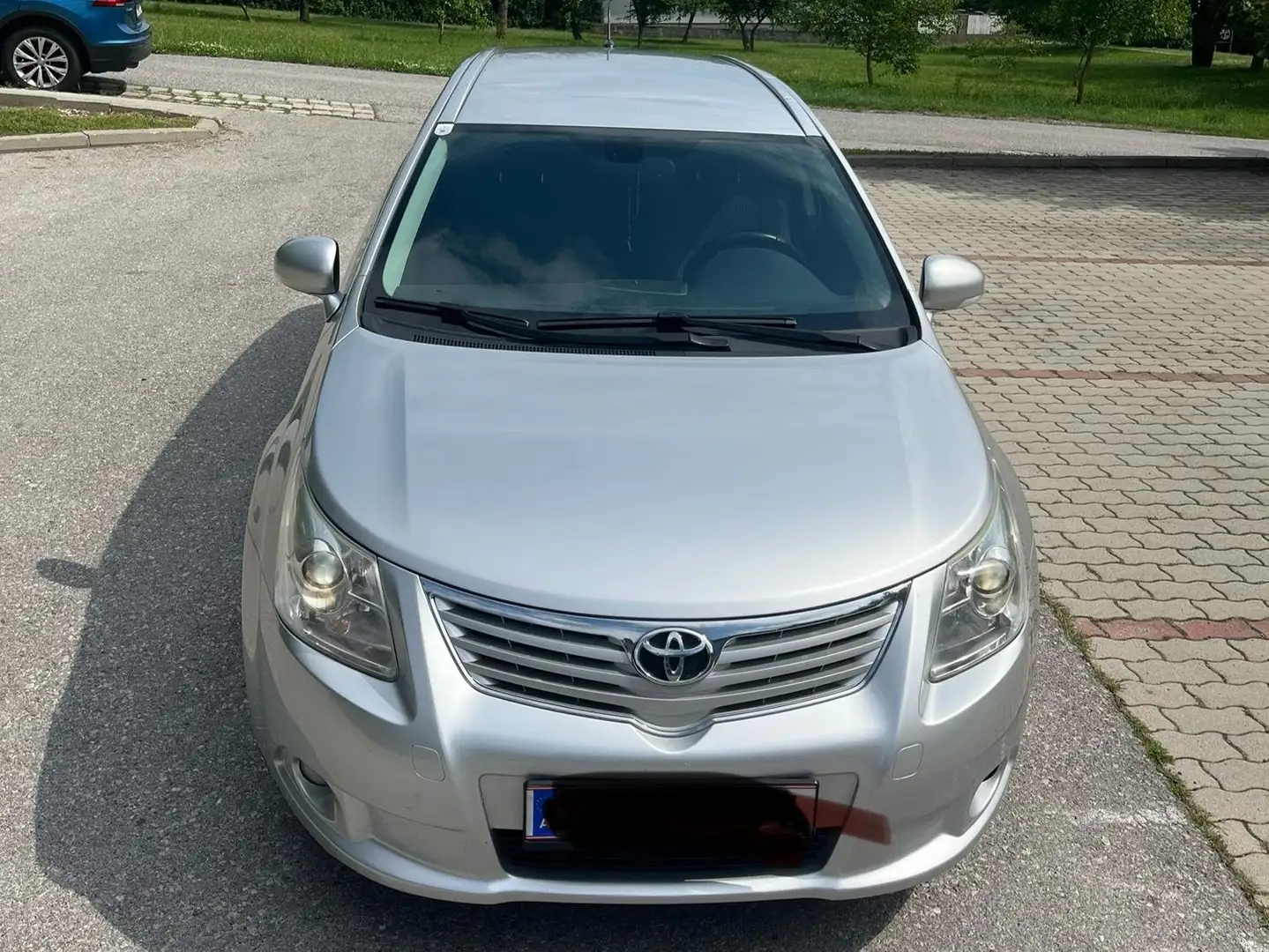 Toyota Avensis Avensis 2,0 D4-D 125 DPF Comfort Comfort Silber - 2