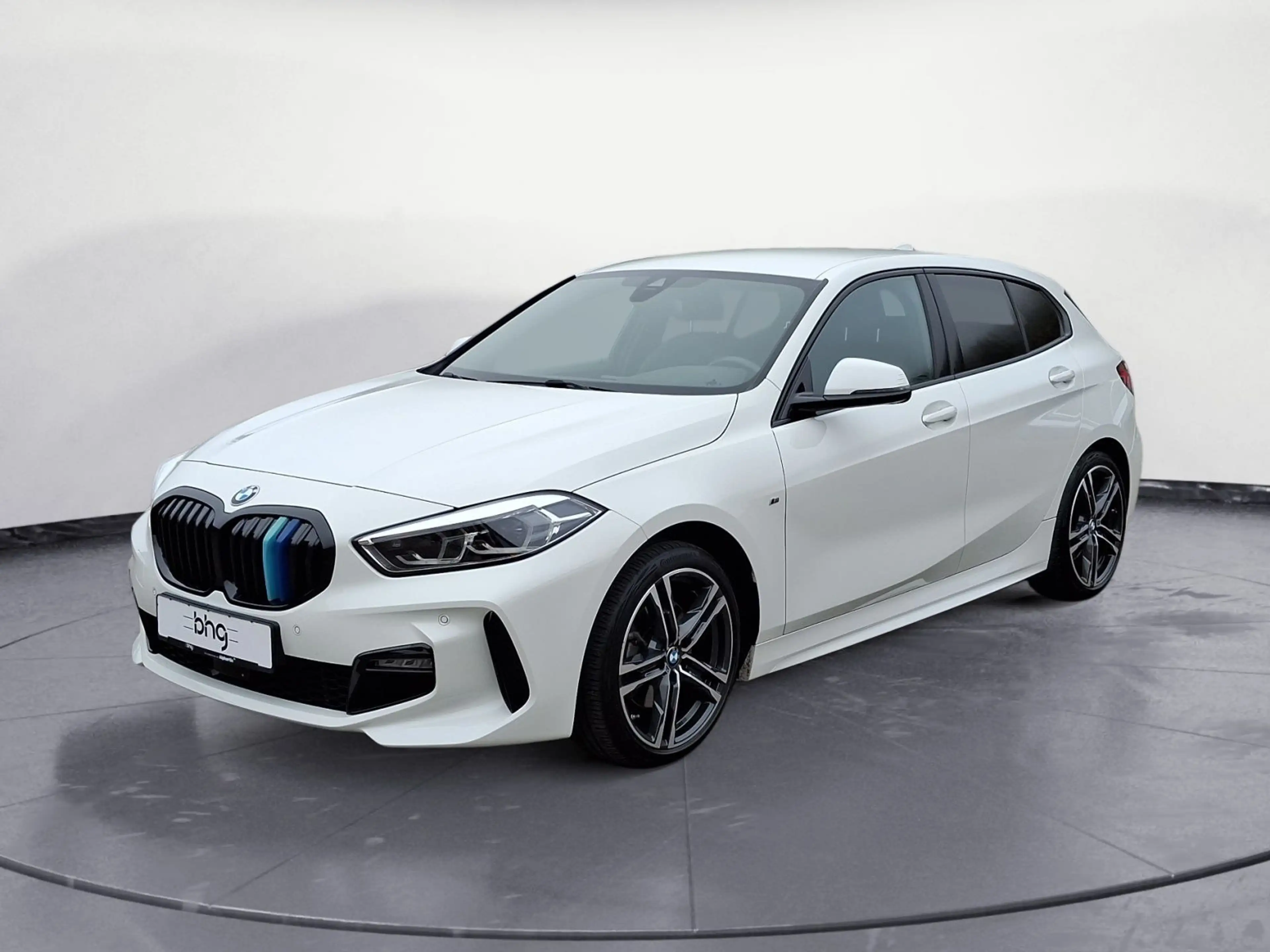 BMW 118 i M Sport — photo 2