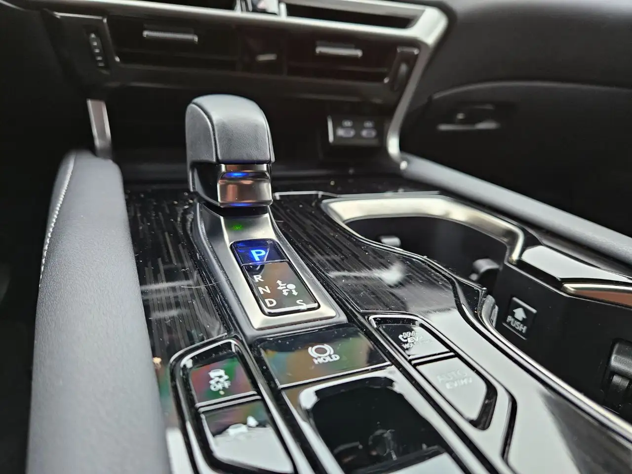 Lexus RX 450h + Plug-in E-Four F-Sport Design 360°. HUD 16