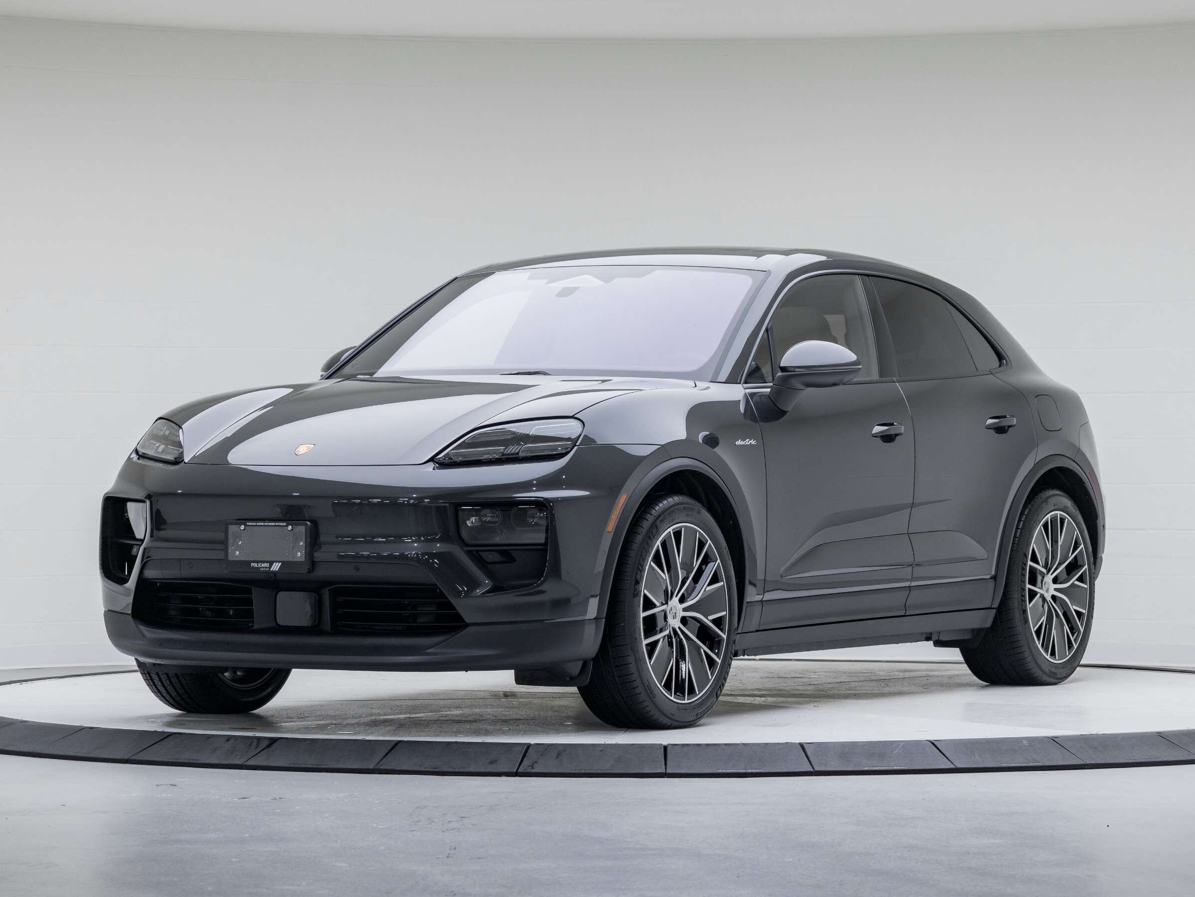 2025 Porsche Macan 4 | Premium Package | Sport Chrono Package | 21 Ma