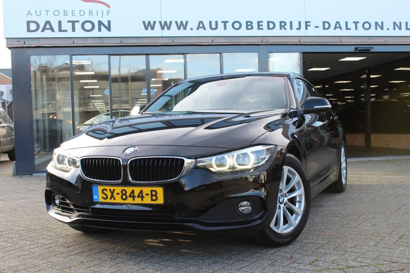 BMW 418 4-serie Gran Coupé 418i High Executive LEER / NAVI Zwart - 2