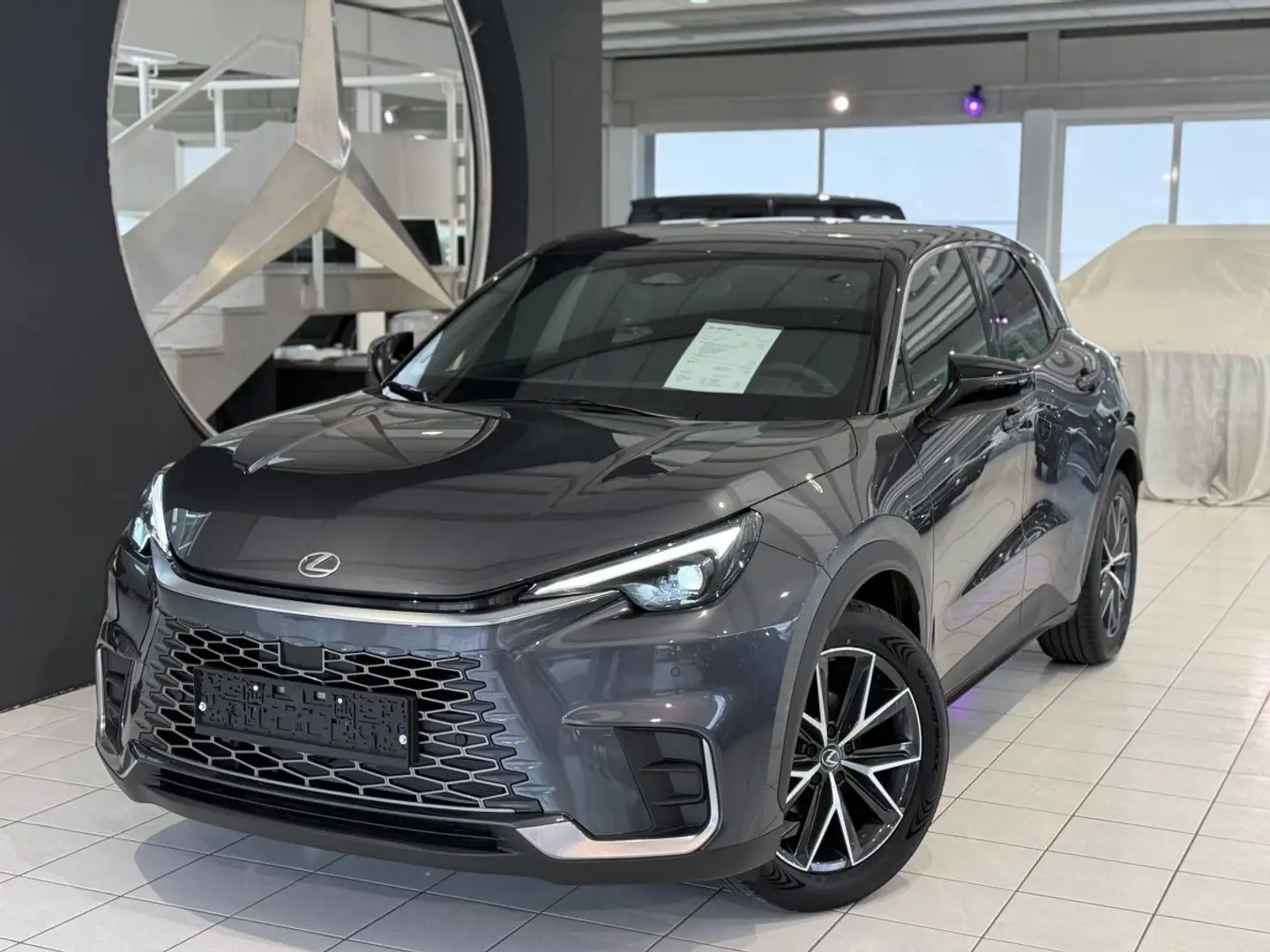 Lexus LBX FWD Emotion Noir - 1