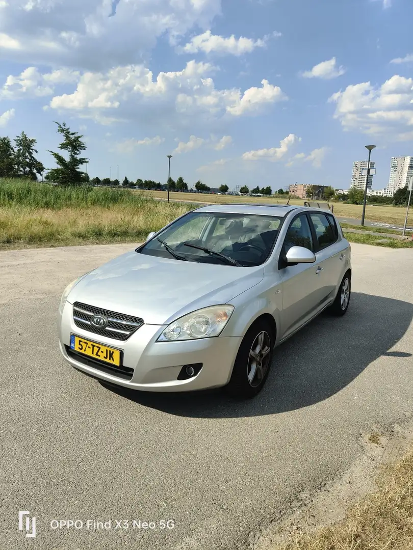 Kia Ceed / cee'd 1.6 X-ecutive Grijs - 1