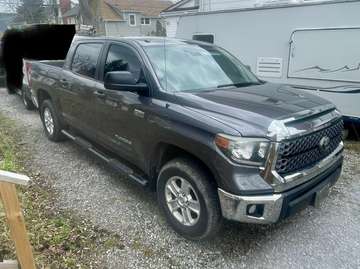 4x4 Crewmax SR5 Plus 5.7L