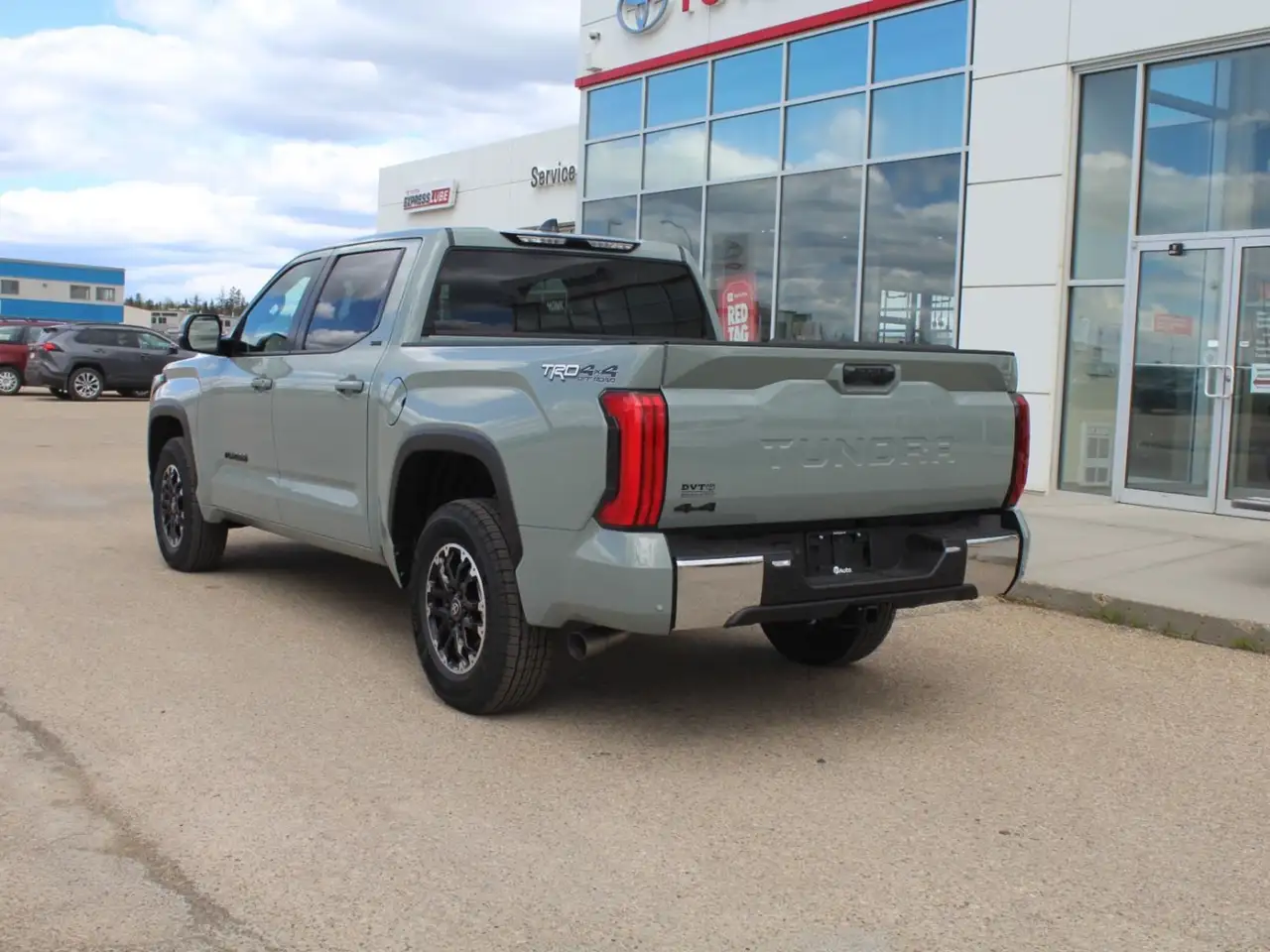 Toyota Tundra снимка Toyota Tundra