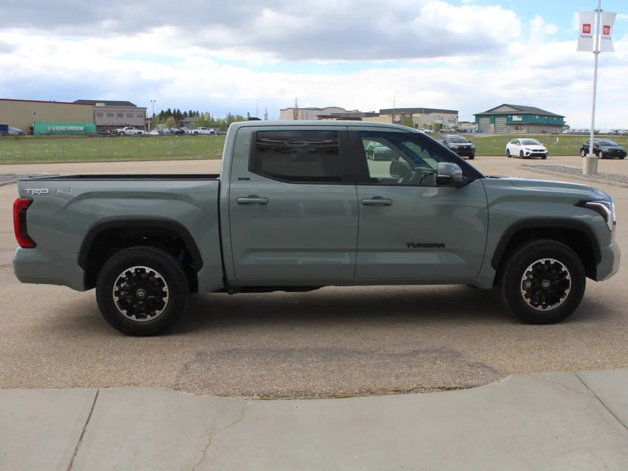 Toyota Tundra снимка Toyota Tundra