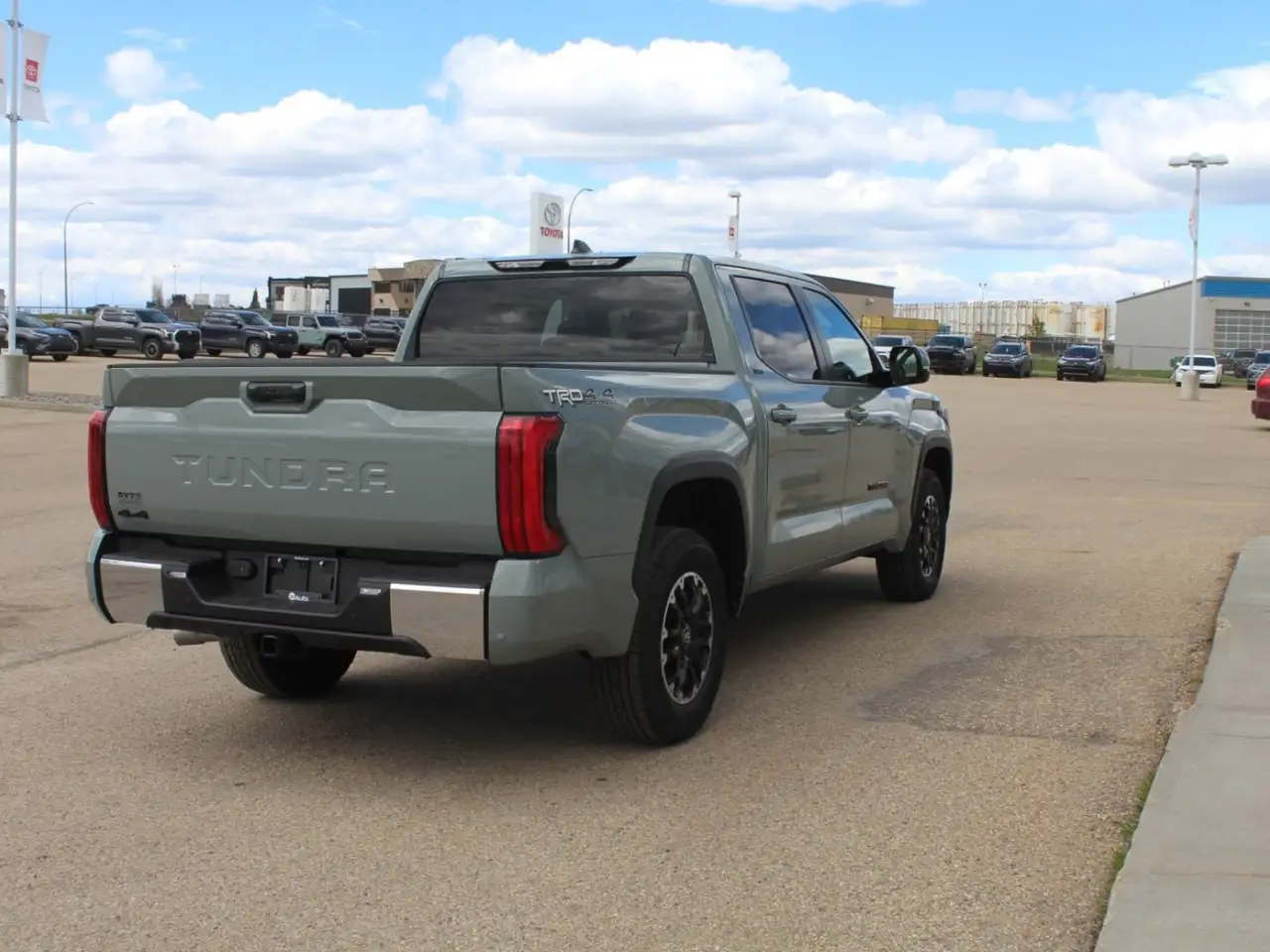 Toyota Tundra снимка Toyota Tundra
