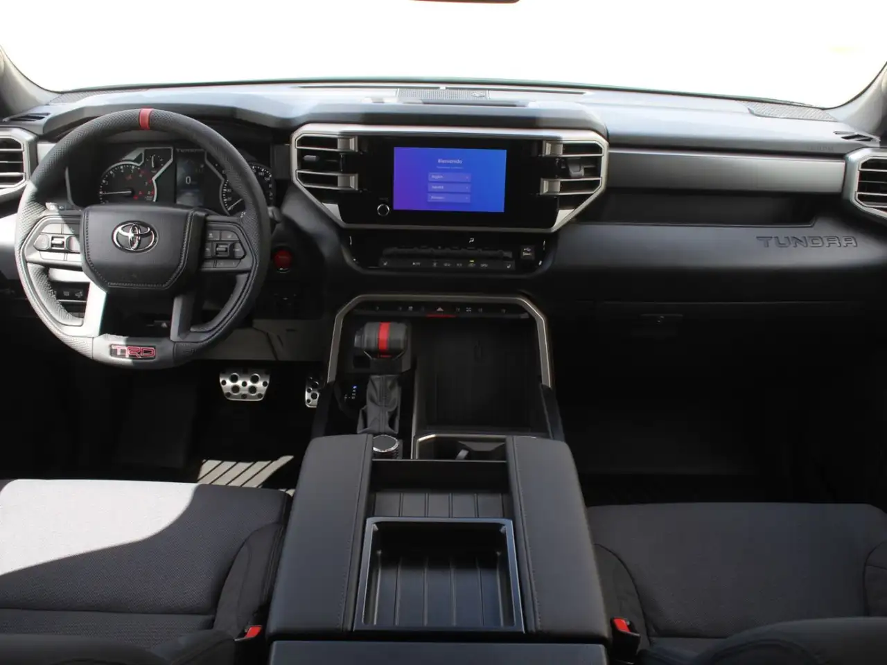 Toyota Tundra снимка Toyota Tundra