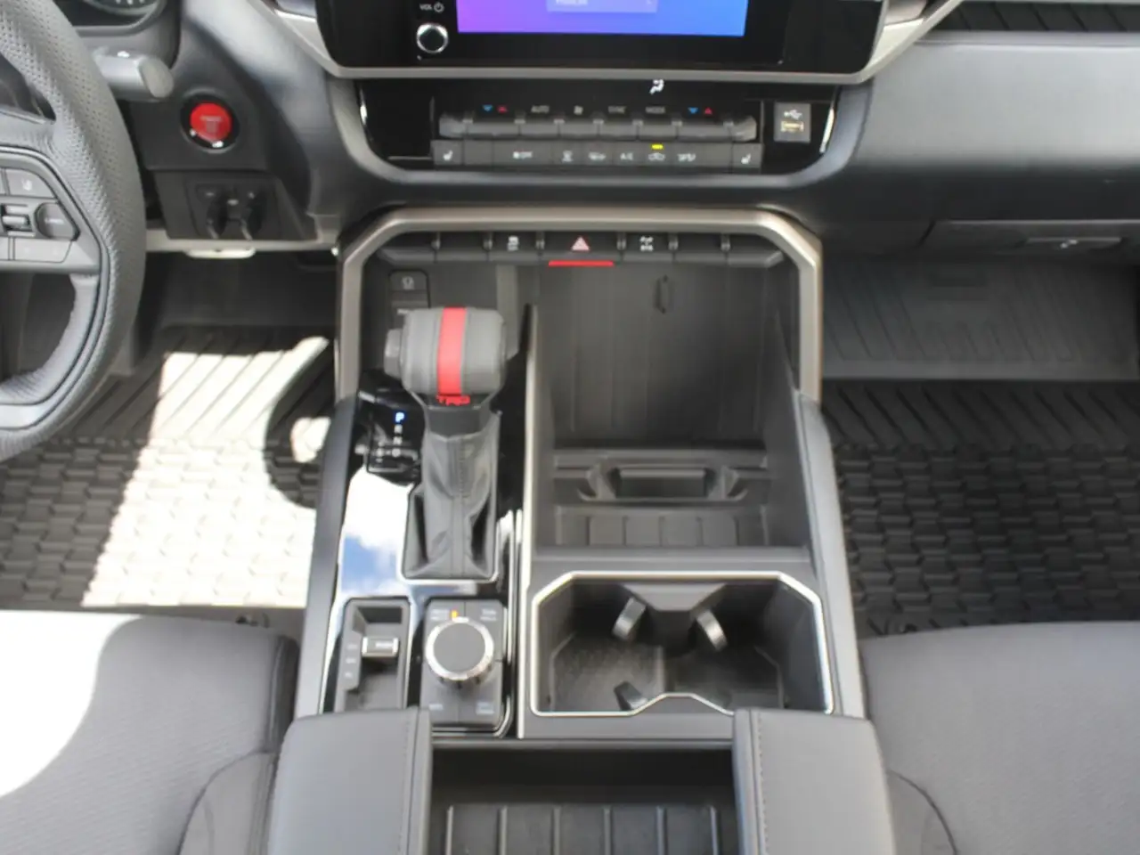 Toyota Tundra снимка Toyota Tundra