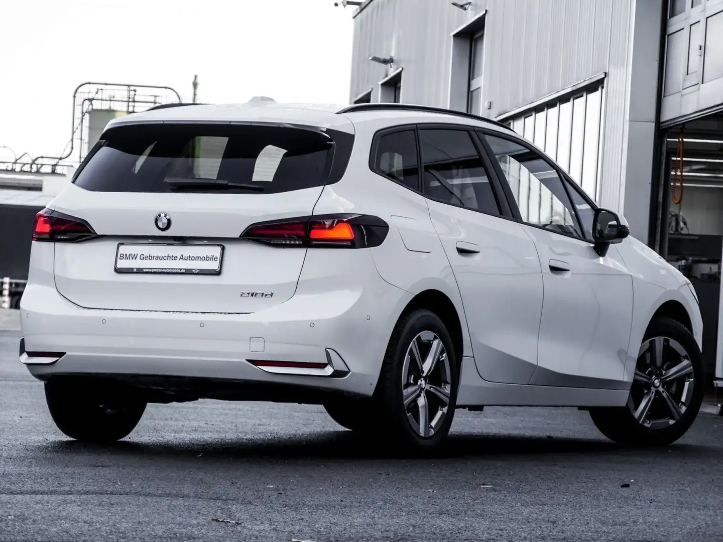 BMW 218 d AHK+DA+PA+SHZ+WIDESCREEN+AUT Blanc - 2