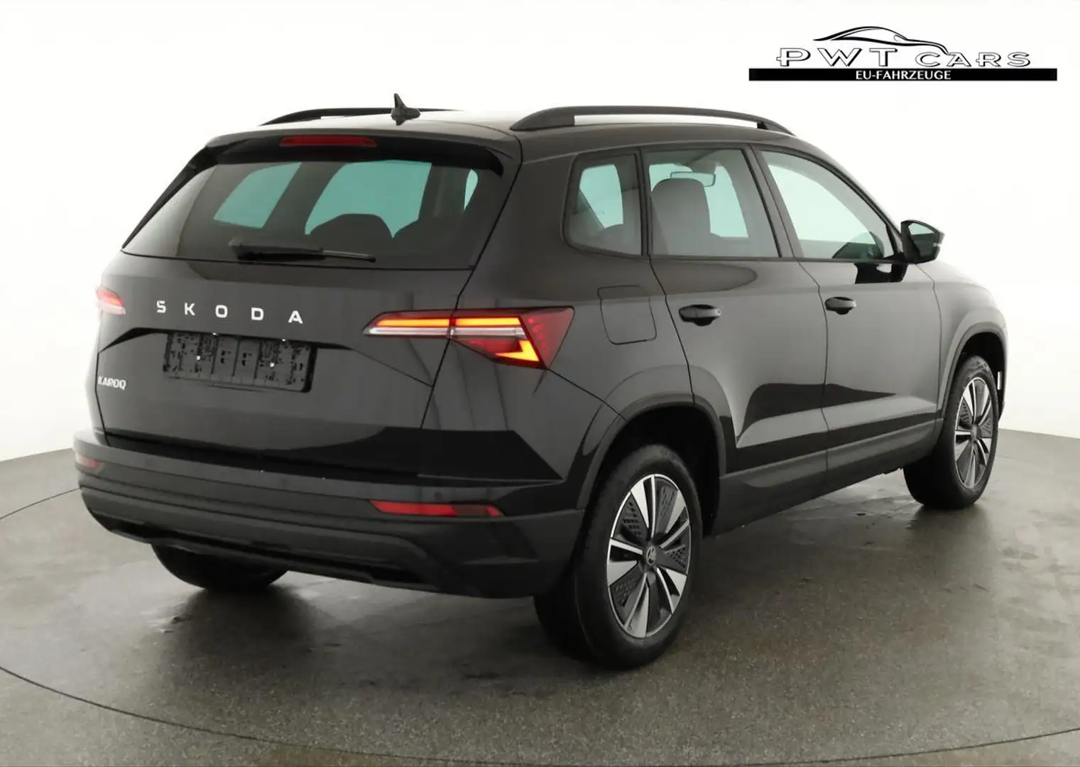 Skoda Karoq Selection 1.5 TSI DSG Selection, AHK, Navi, Kam... Schwarz - 2