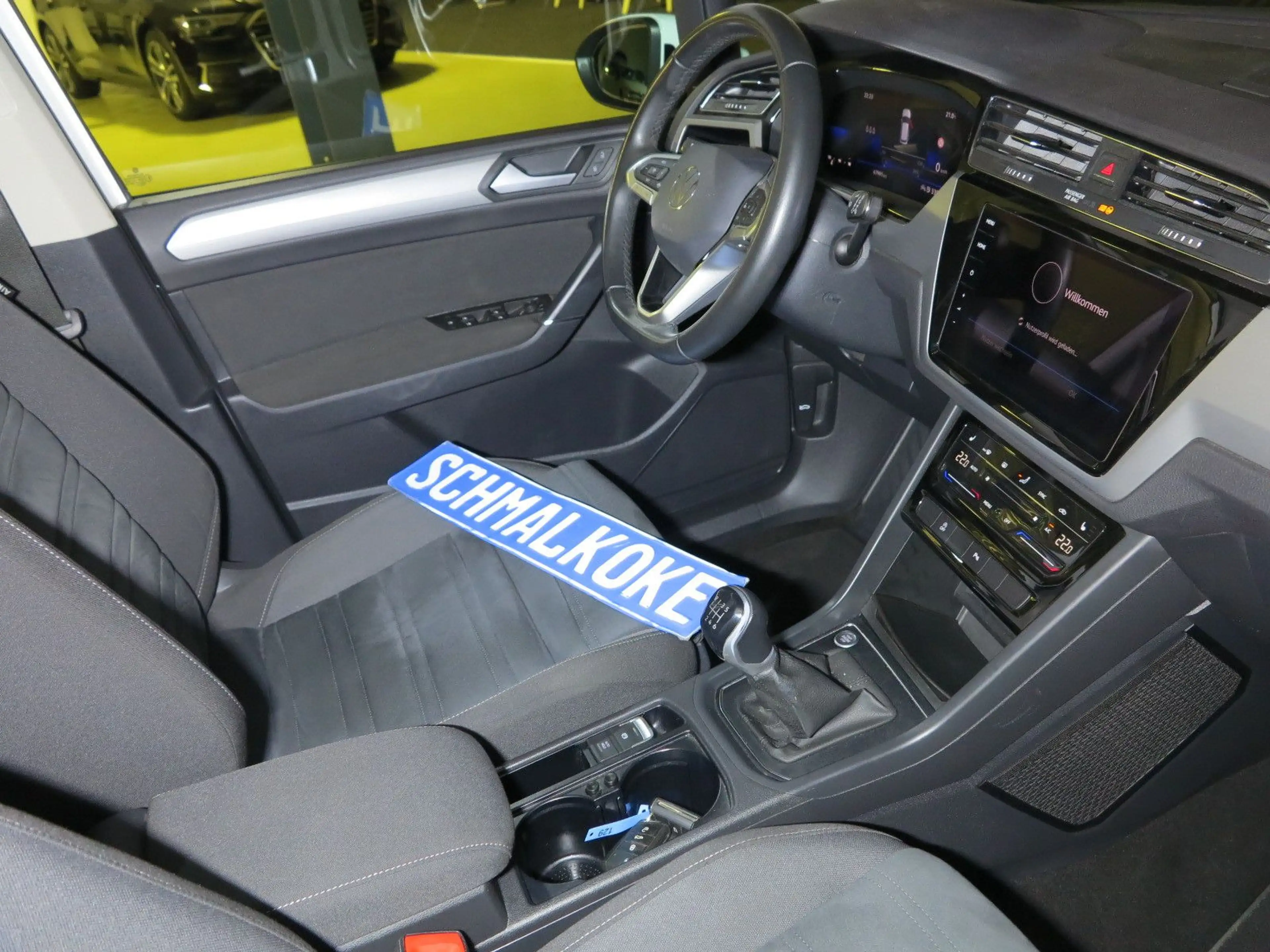 Volkswagen Touran 2.0 TDI SCR COMFORTL AHK Navi ACC DAB — photo 4